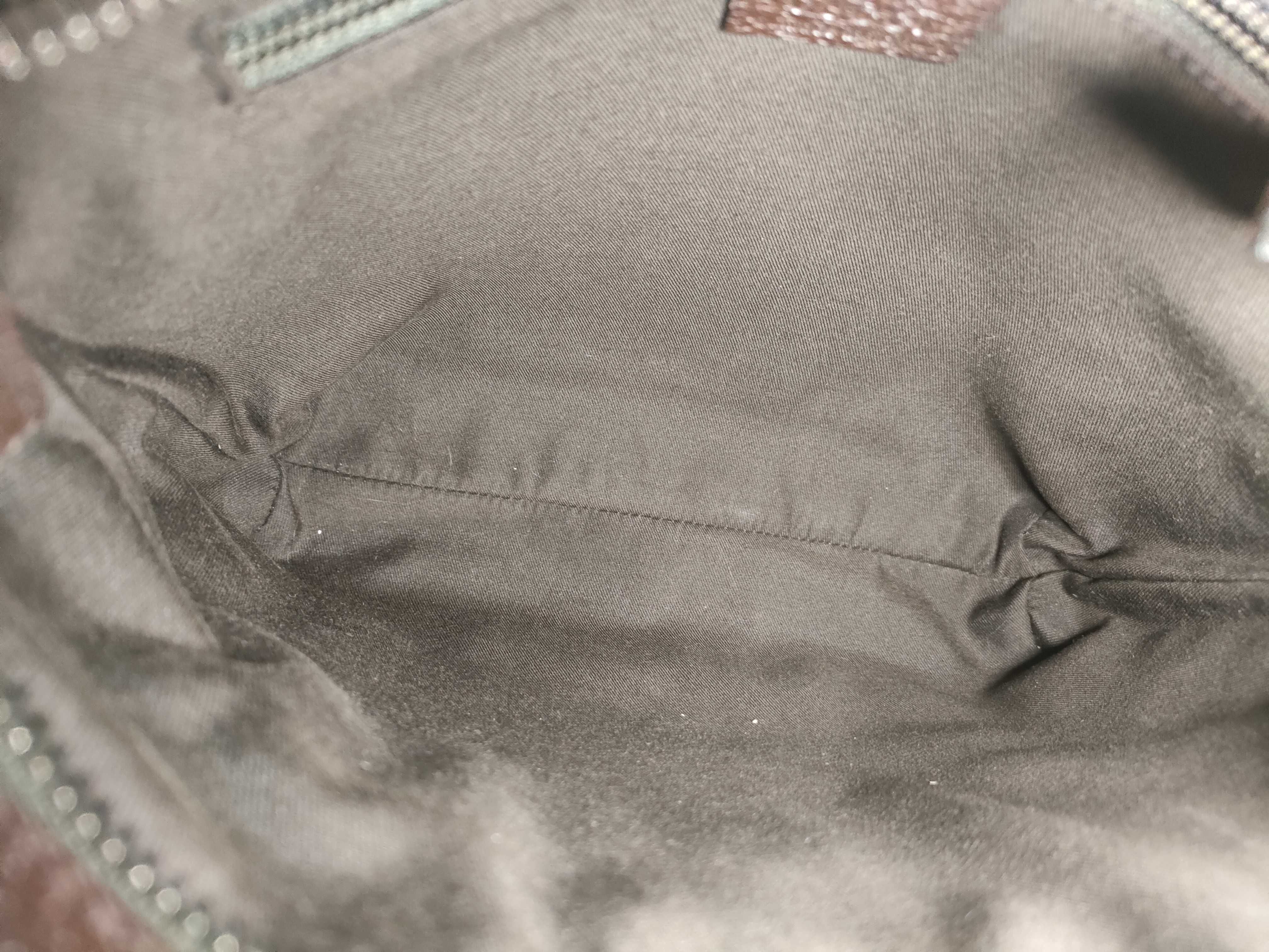 GG Canvas Shoulder Bag — view 9
