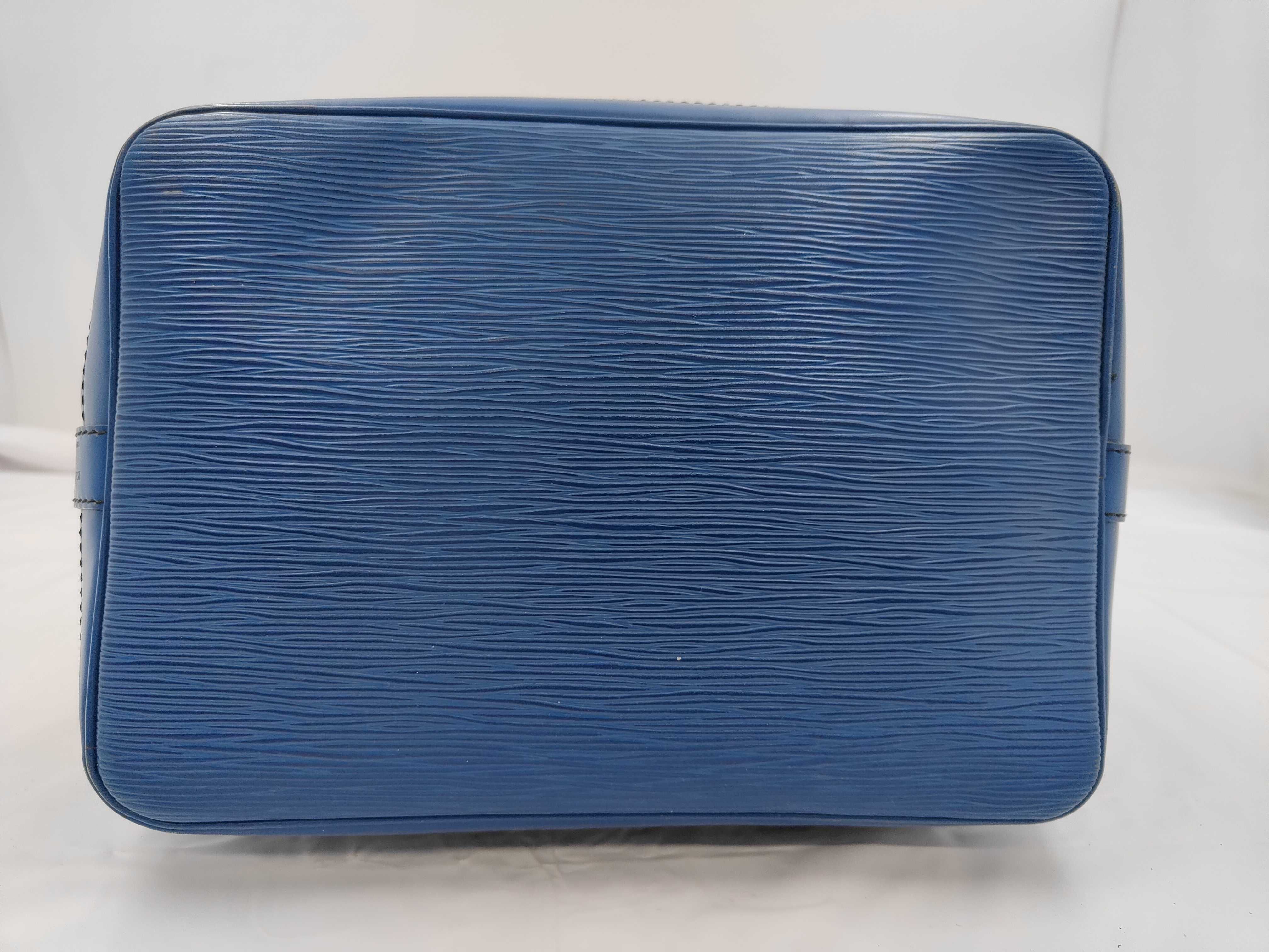 Epi Noé Shoulder Bag — view 7
