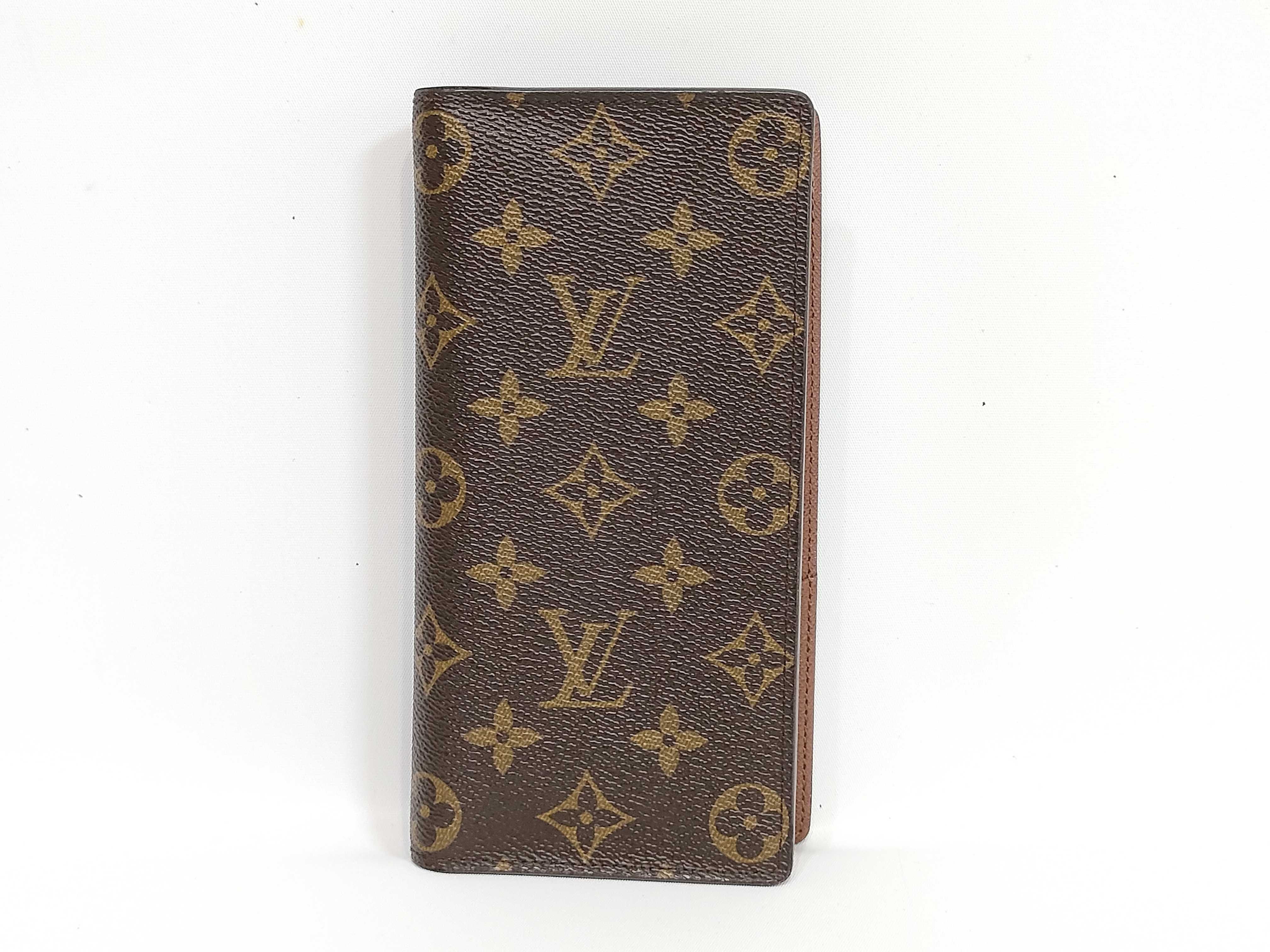 Monogram Portefeuille Brazza Wallet