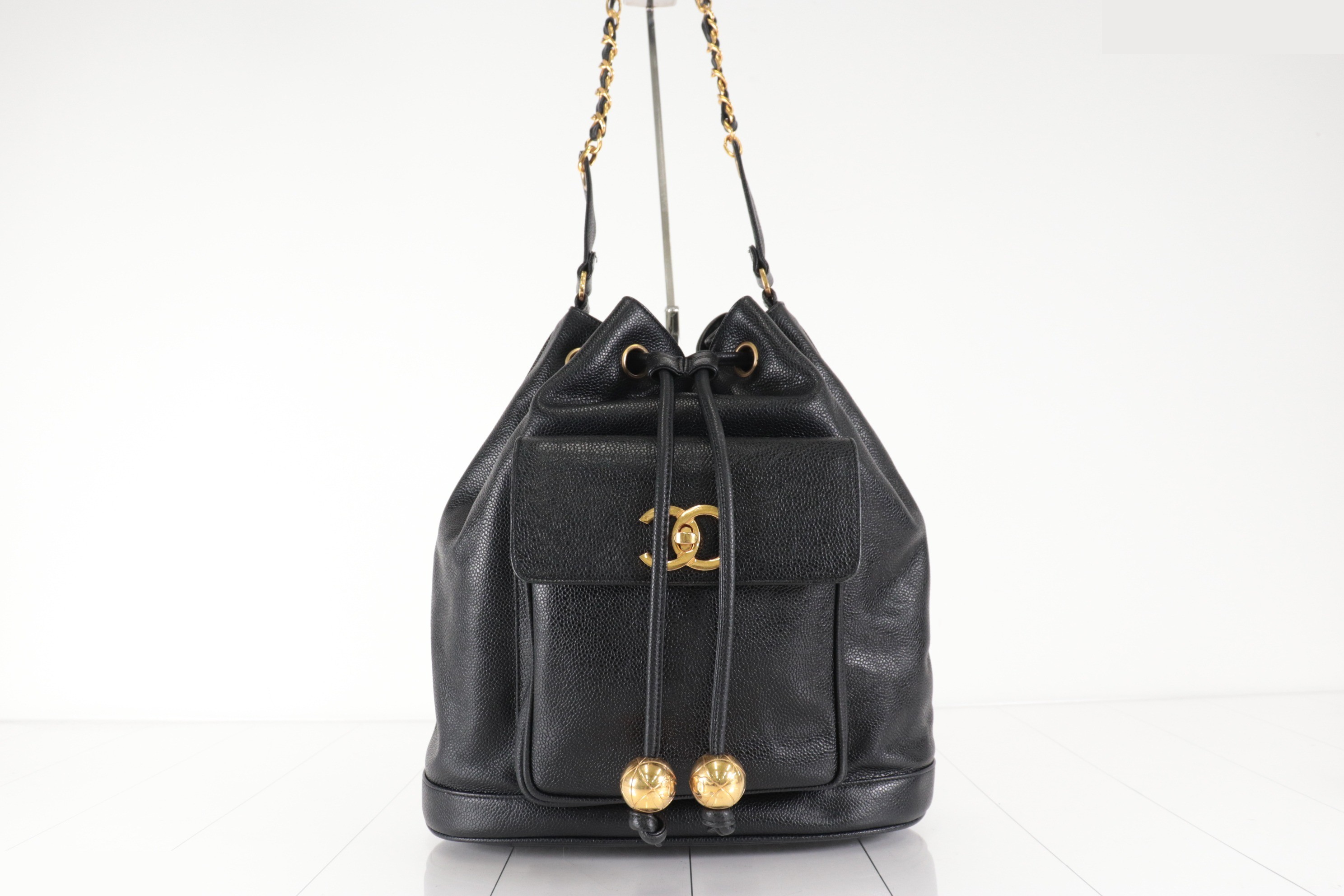 Turnlock drawstring chain shoulder bag, size 3. — view 2