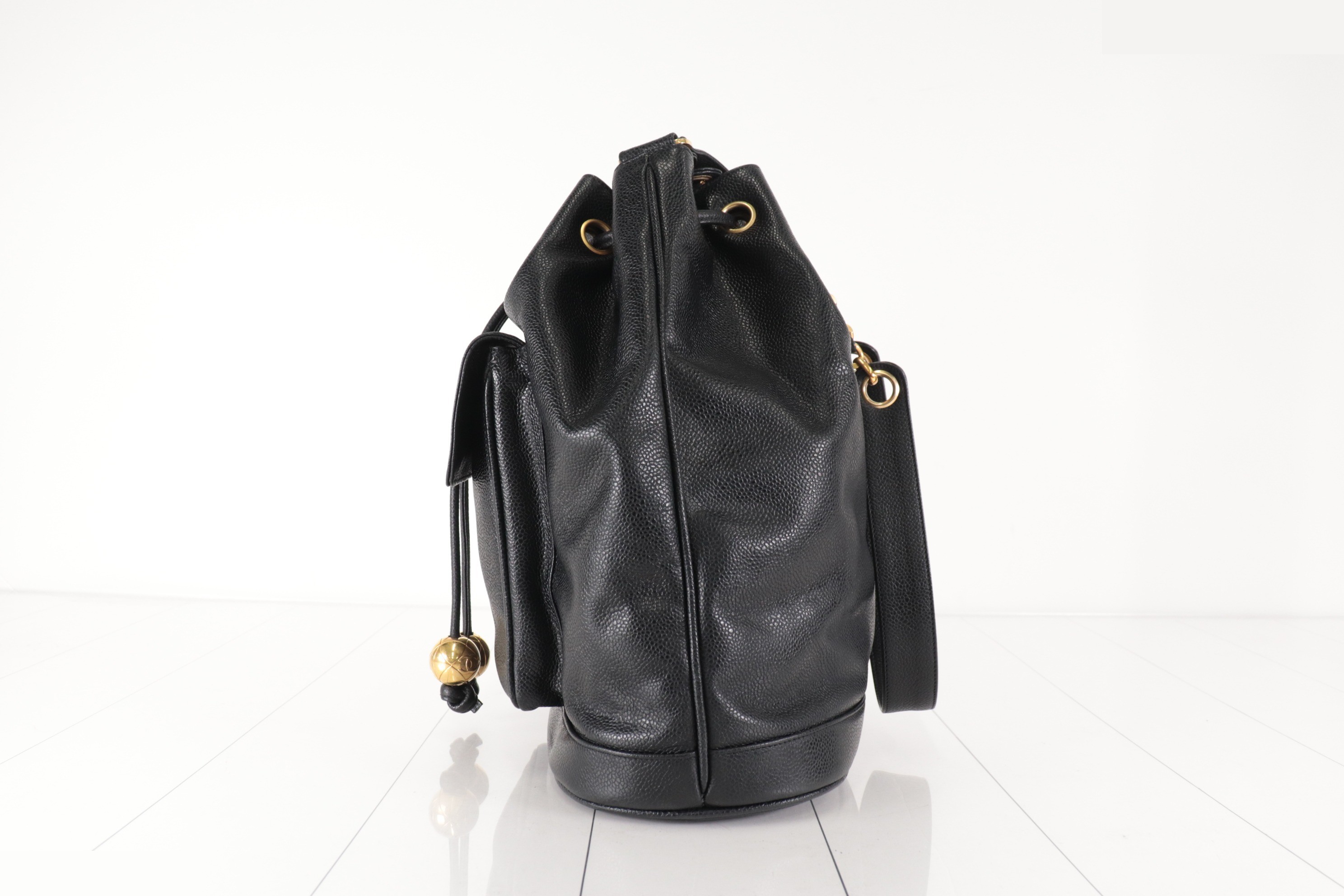 Turnlock drawstring chain shoulder bag, size 3. — view 5