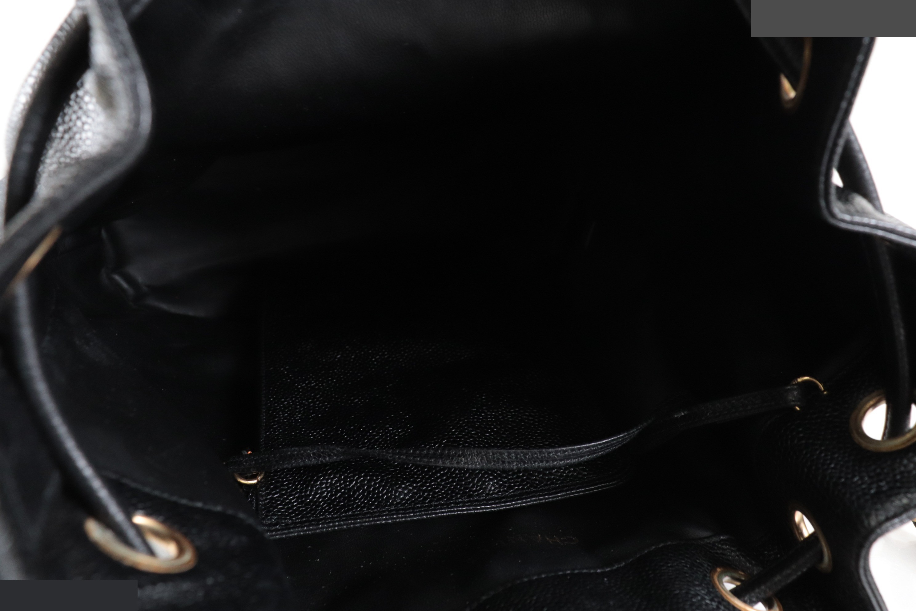Turnlock drawstring chain shoulder bag, size 3. — view 9