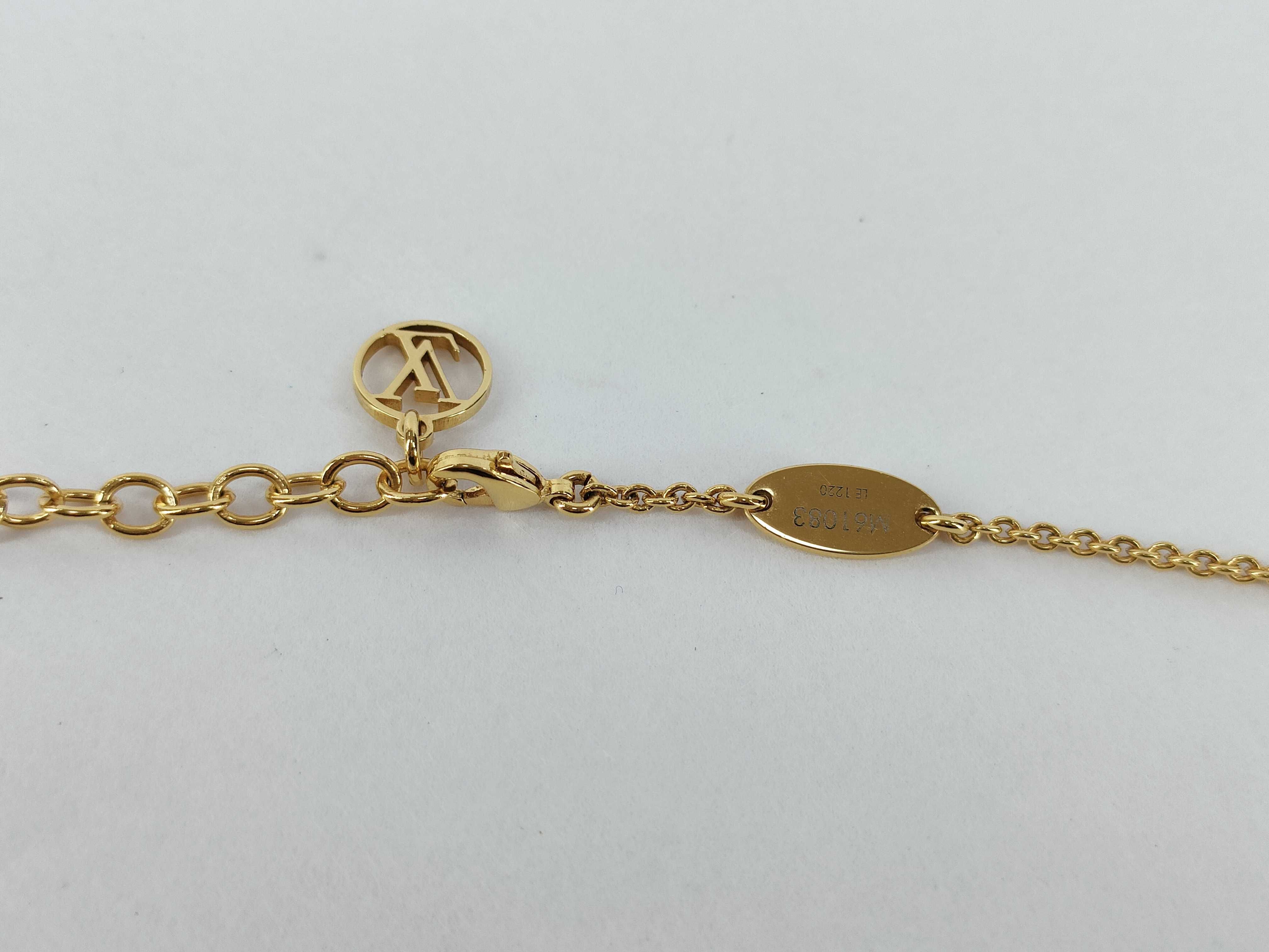 Essential V Necklace — view 3
