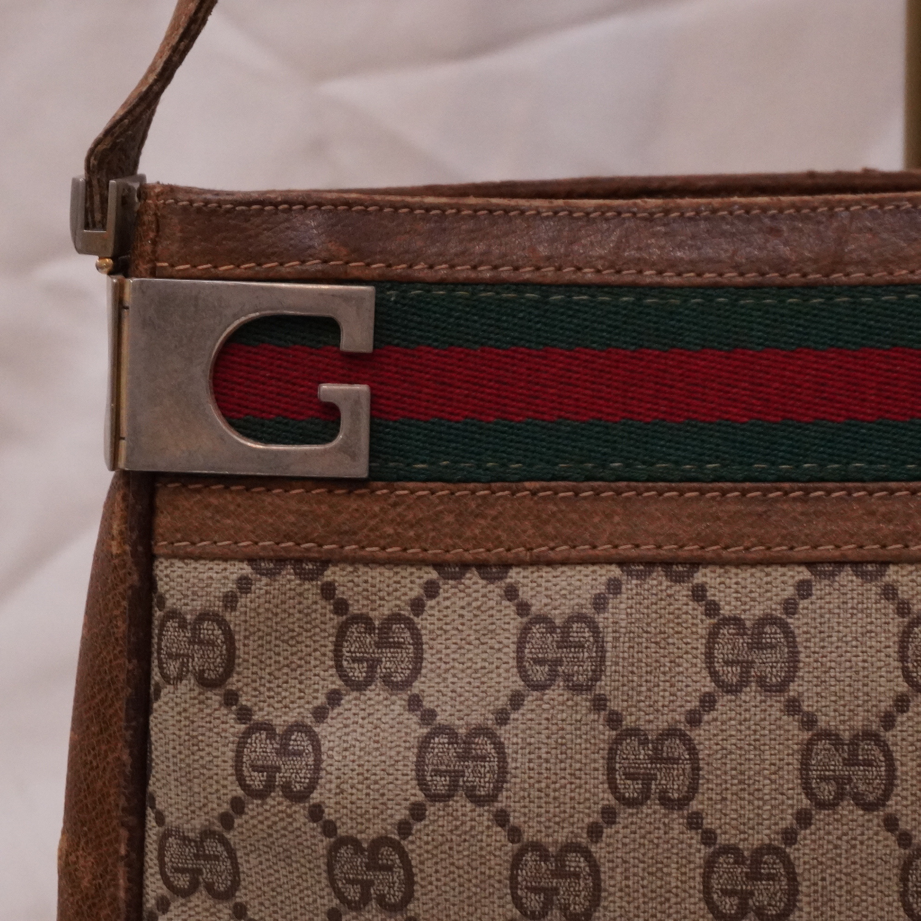 GG Sherry Shoulder Bag — view 3