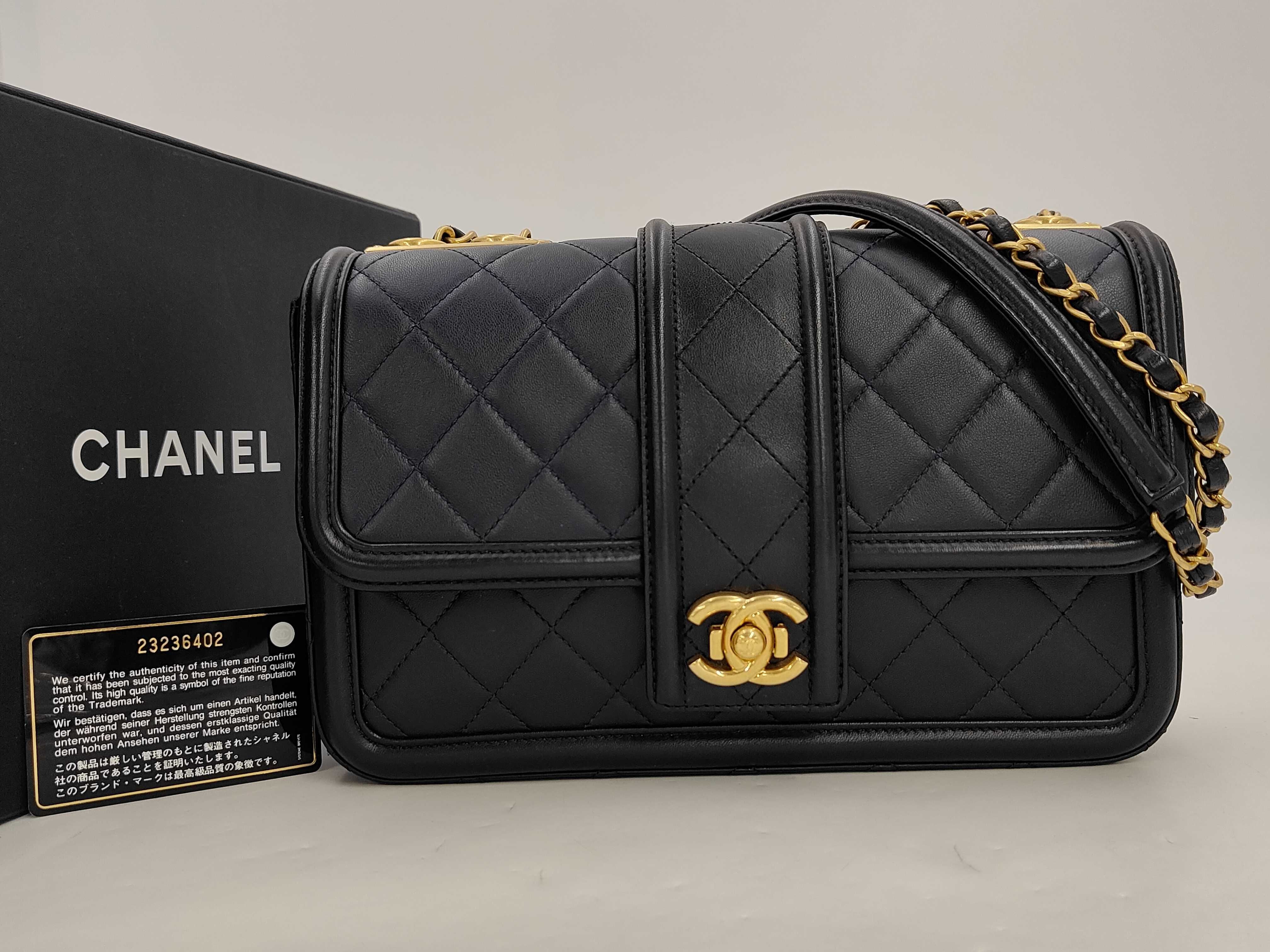 Matelassé Lambskin Chain Shoulder Bag