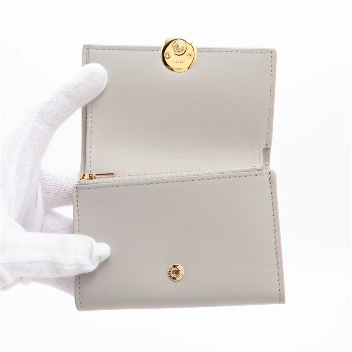 Pebble Vertical Wallet Small Leather Compact Wallet Gray — view 3