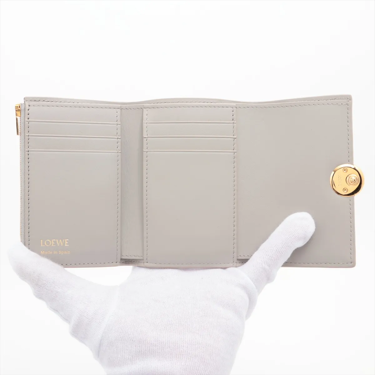 Pebble Vertical Wallet Small Leather Compact Wallet Gray — view 4