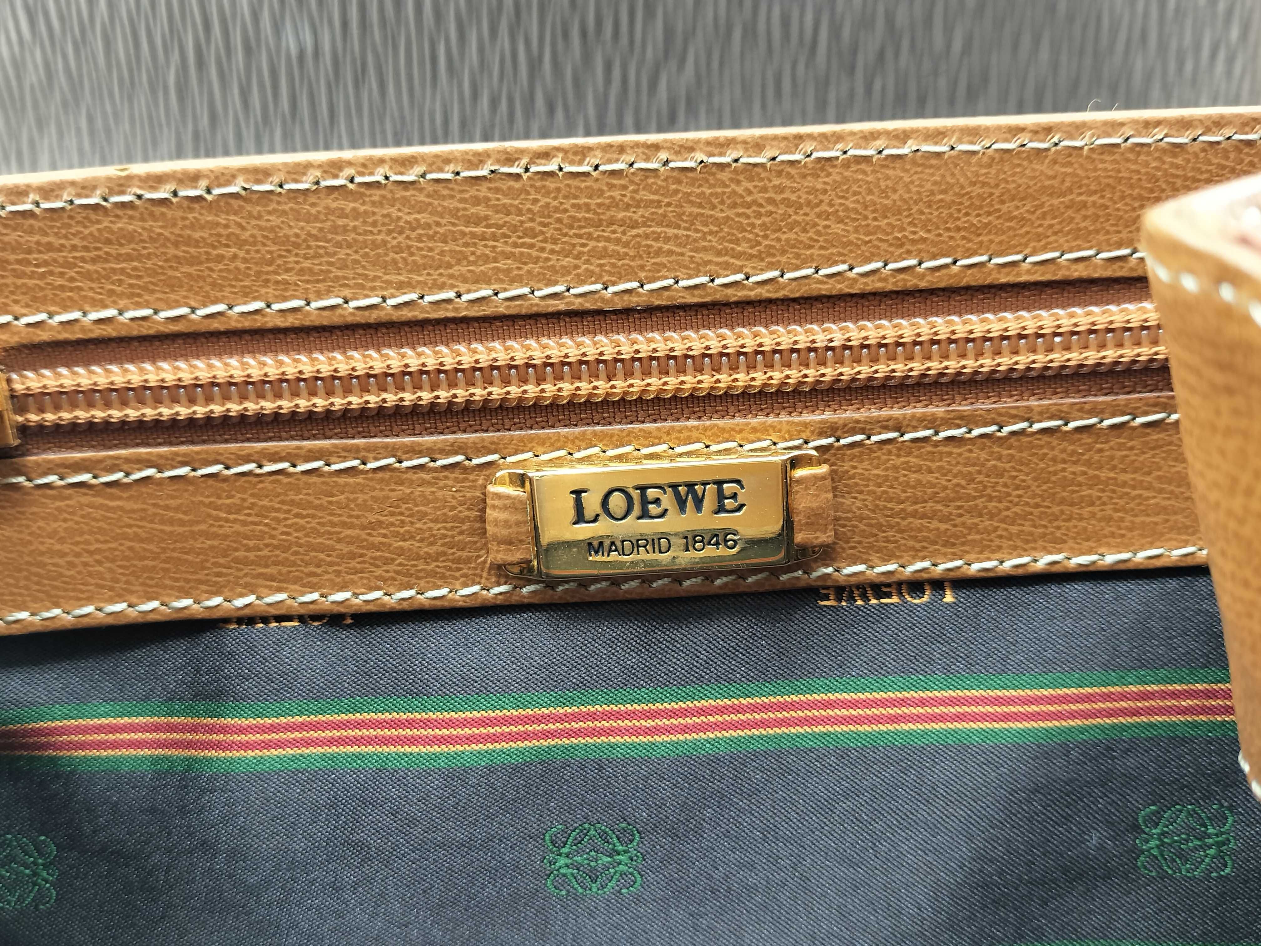 Velázquez Les Brown 2-Way Handbag with Stud — view 15