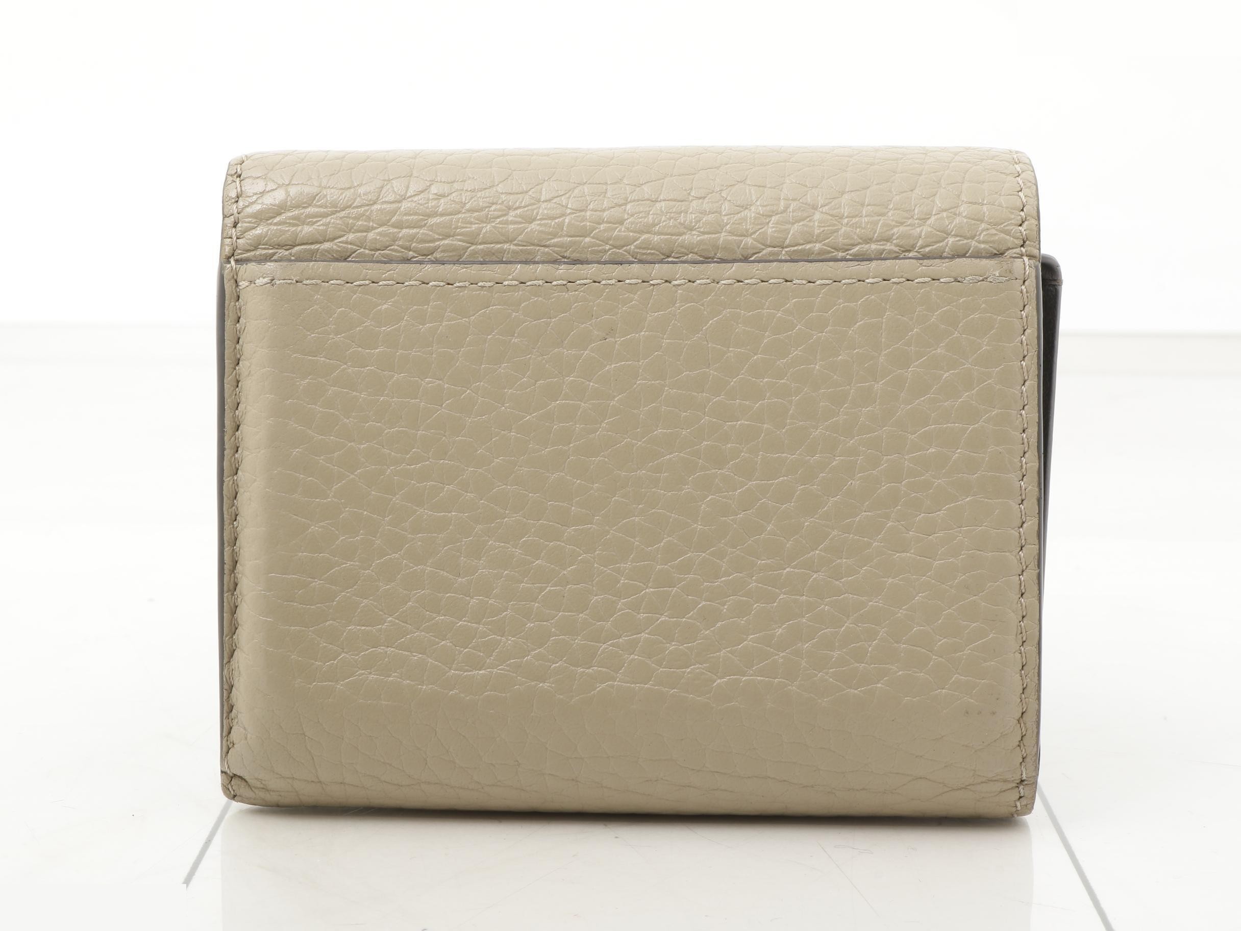 LV Taurillon Capucines Compact Galet M62159 RFID — view 2