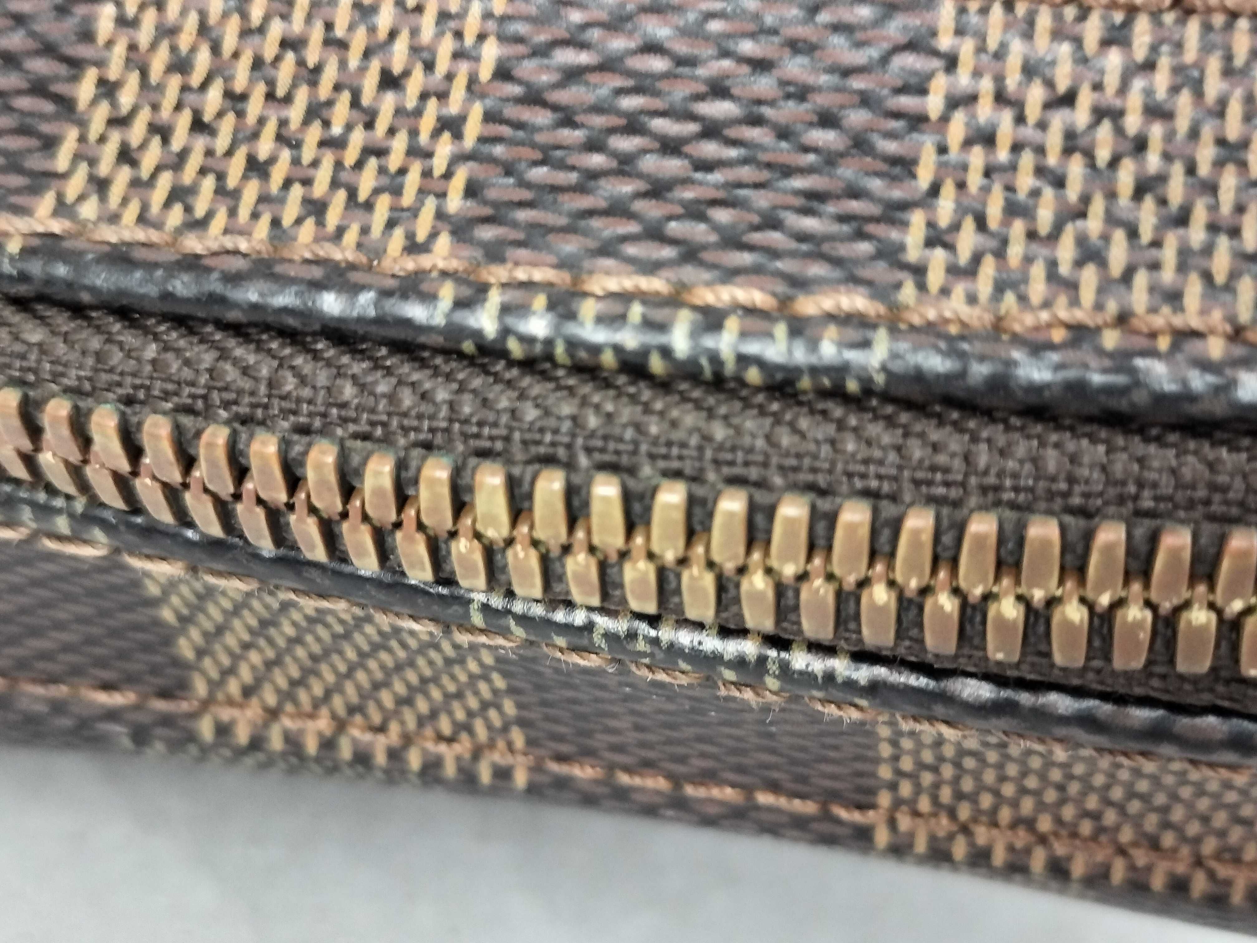 Damier Louis Vuitton Geronimos Shoulder Bag Damier Shoulder Bag — view 6