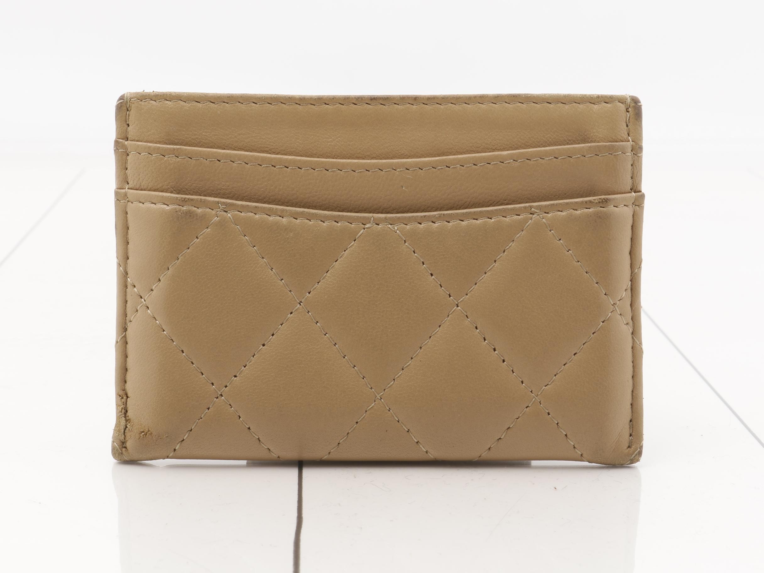 Matelassé card case — view 2