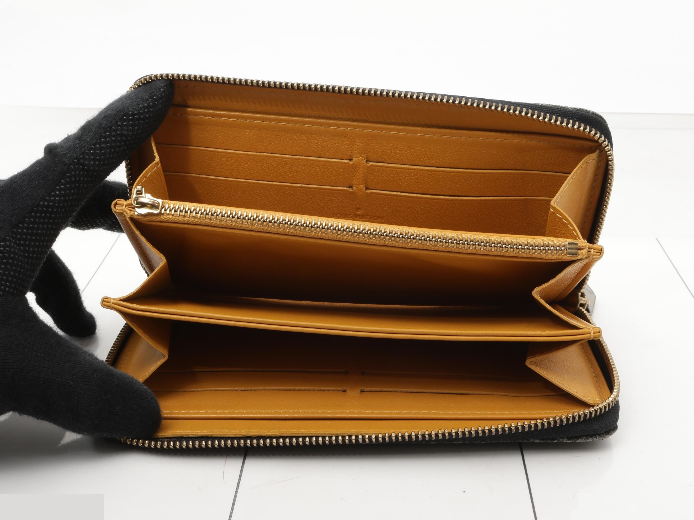 Zippy Wallet — view 4