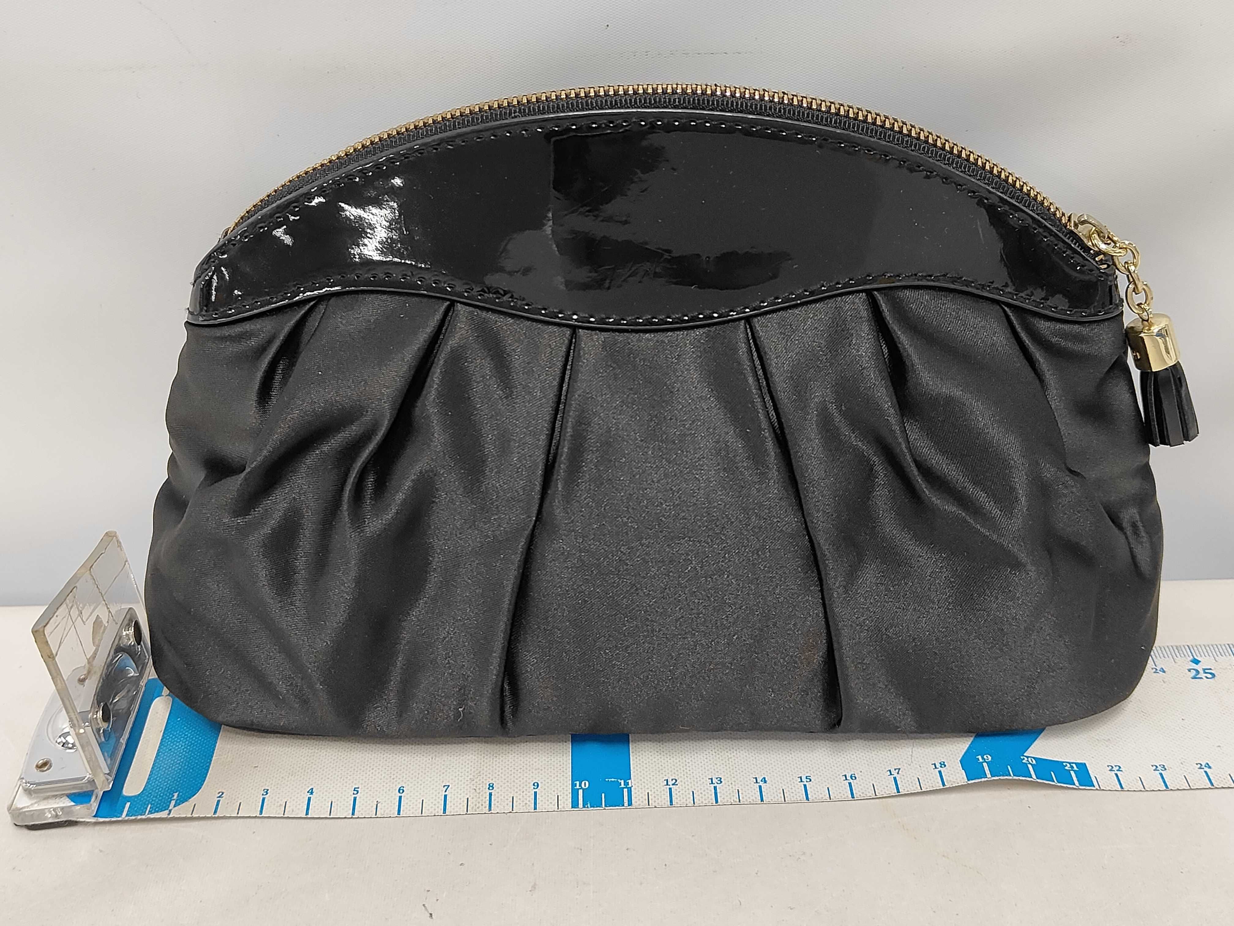 pouch — view 2