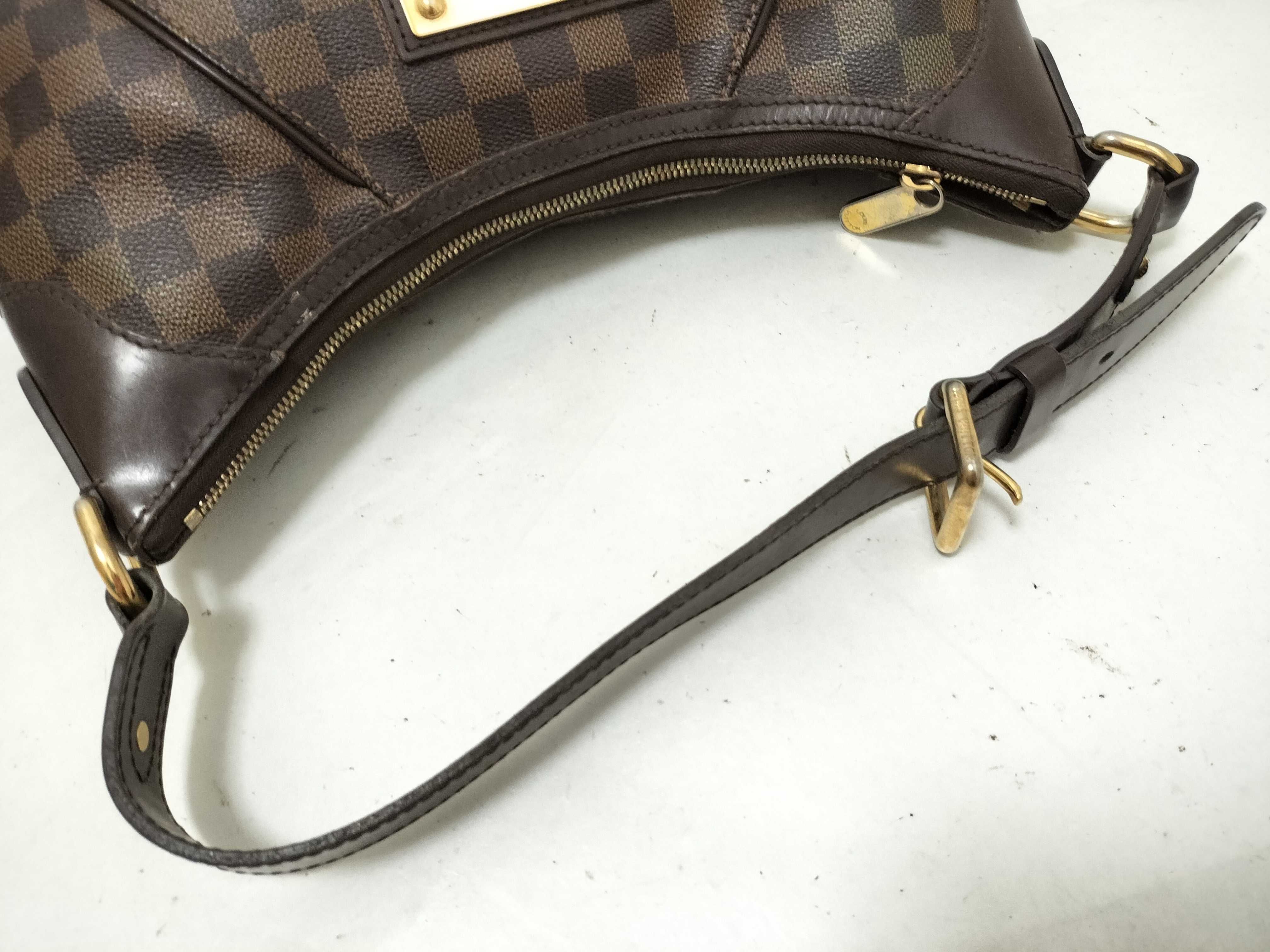 Damier PH- Damier Ebene Thames GM Shoulder Bag Brown Canvas — view 3