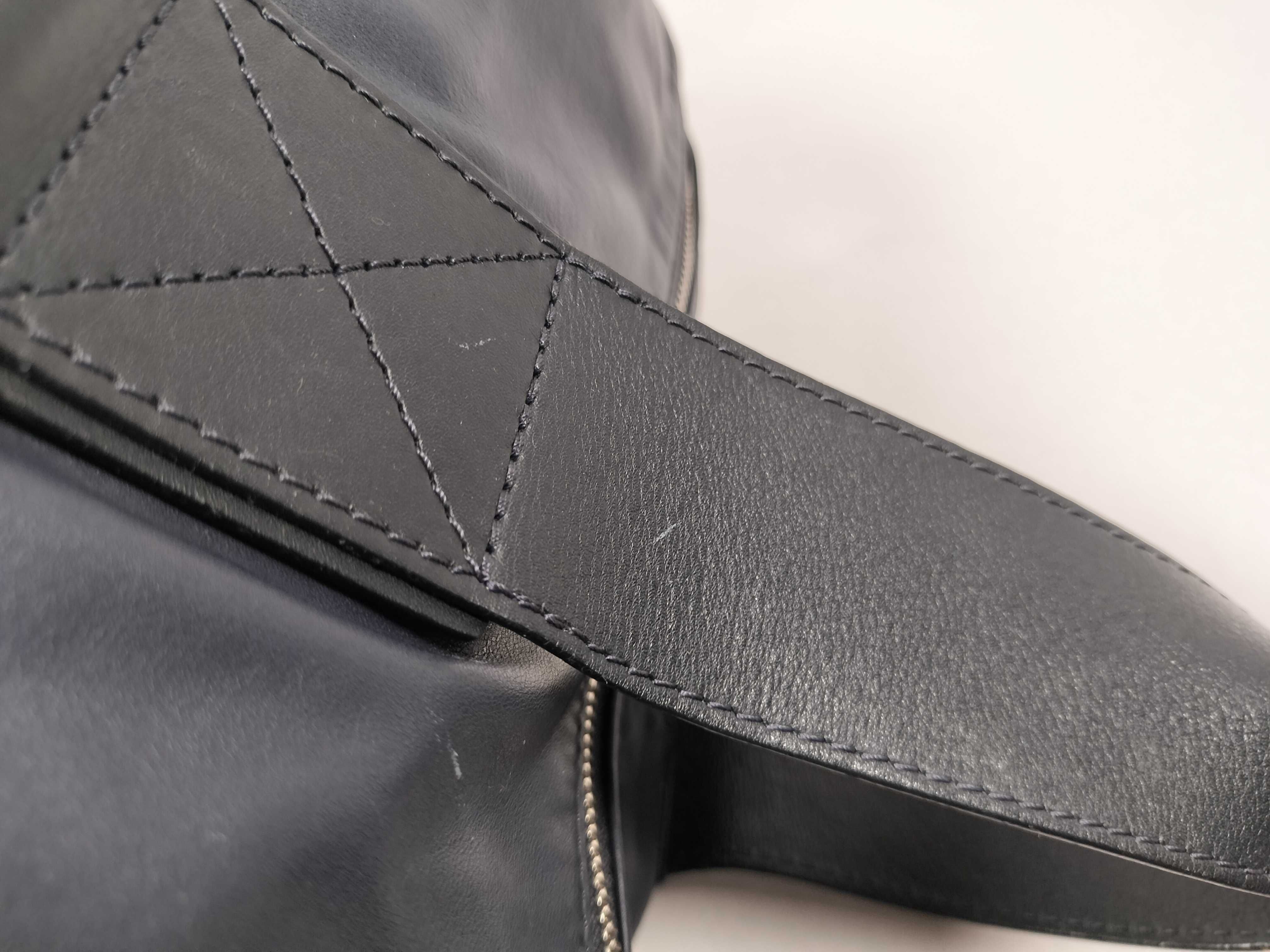 V-Line Start Tote MM Boston Bag — view 5