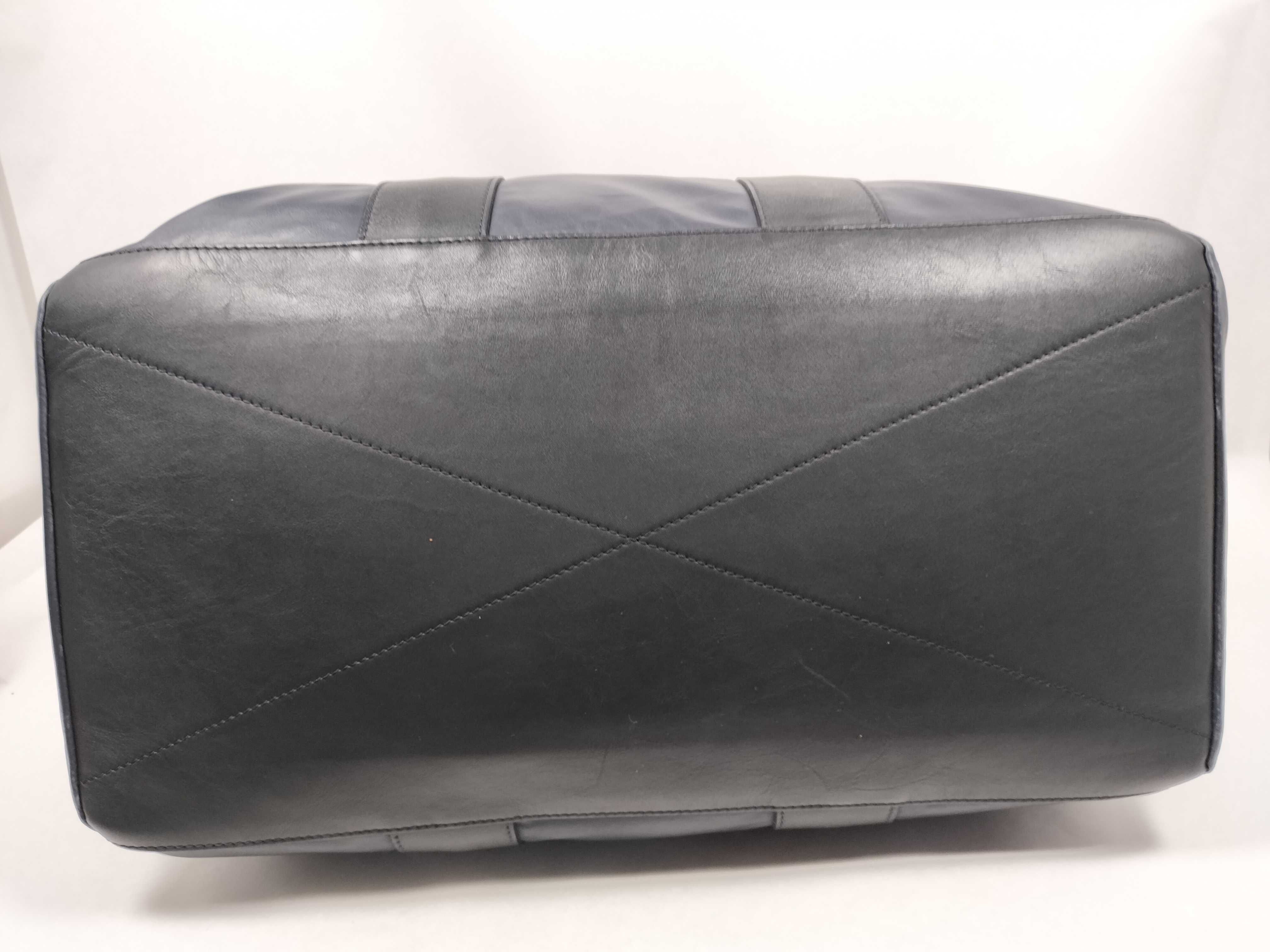 V-Line Start Tote MM Boston Bag — view 7