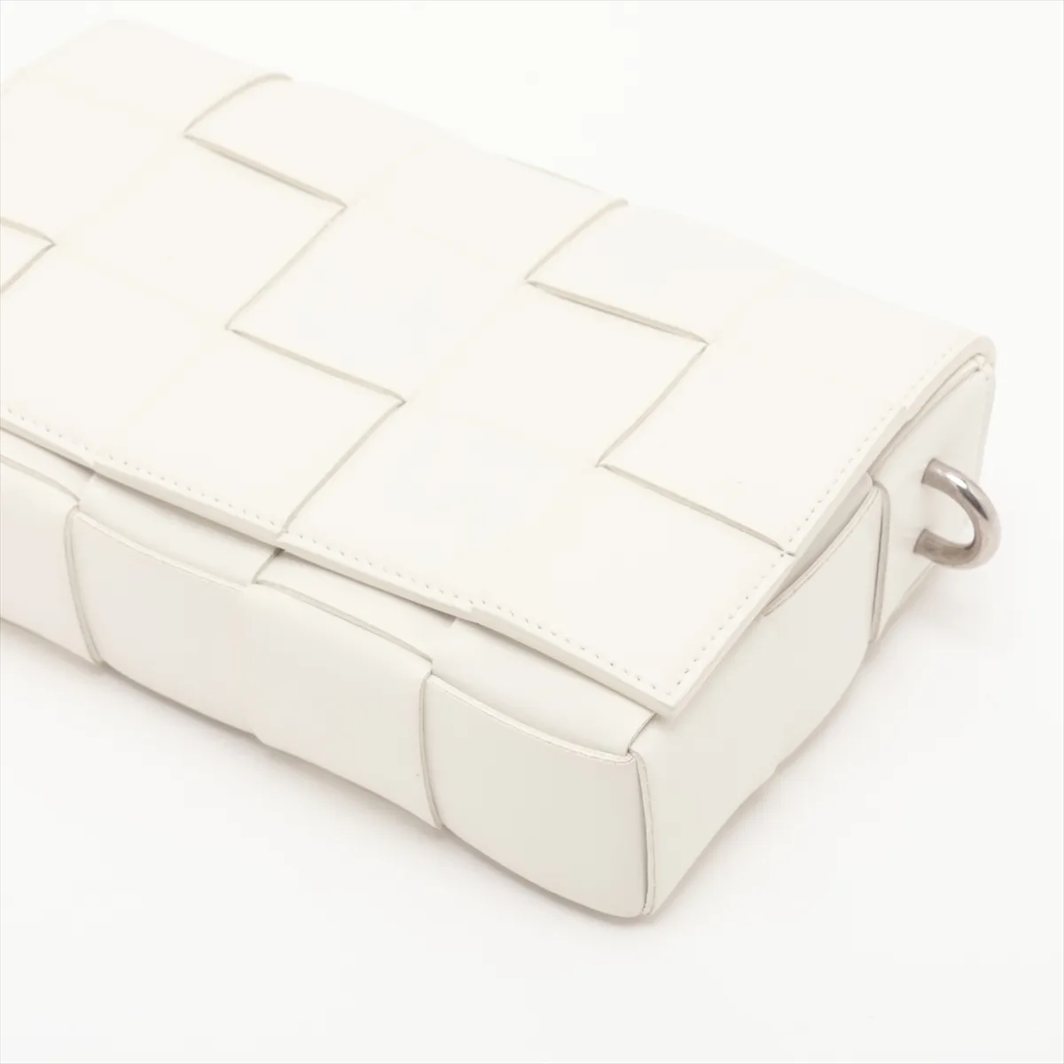 Maxi Intrecciato Cassette Leather Shoulder Bag, White — view 3