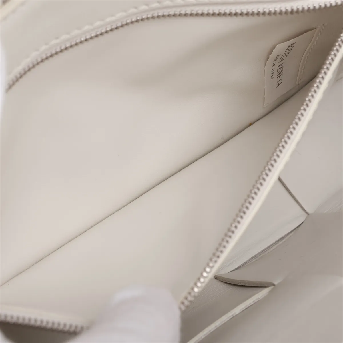 Maxi Intrecciato Cassette Leather Shoulder Bag, White — view 7