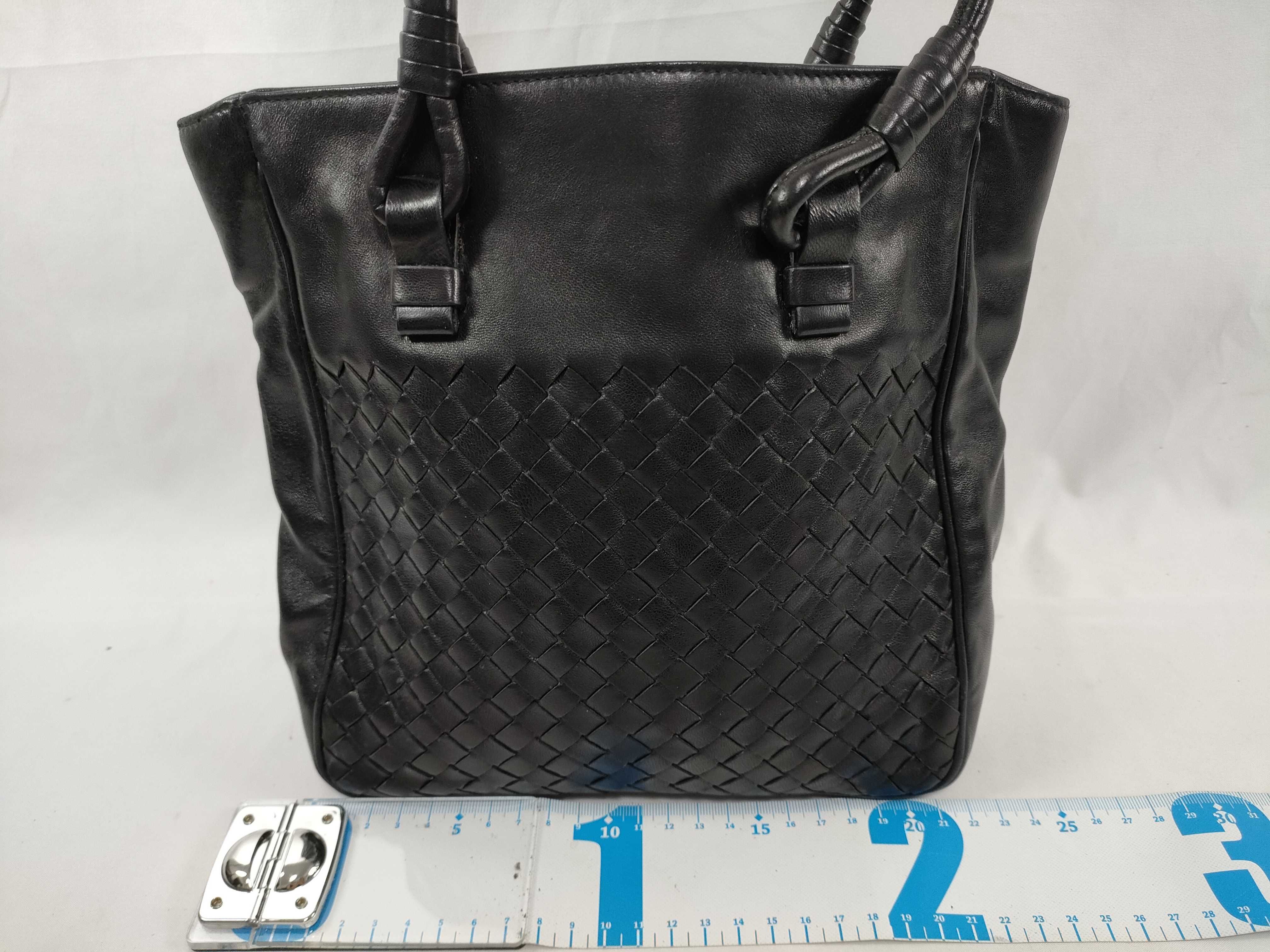 Intrecciato/Black Handbag — view 2
