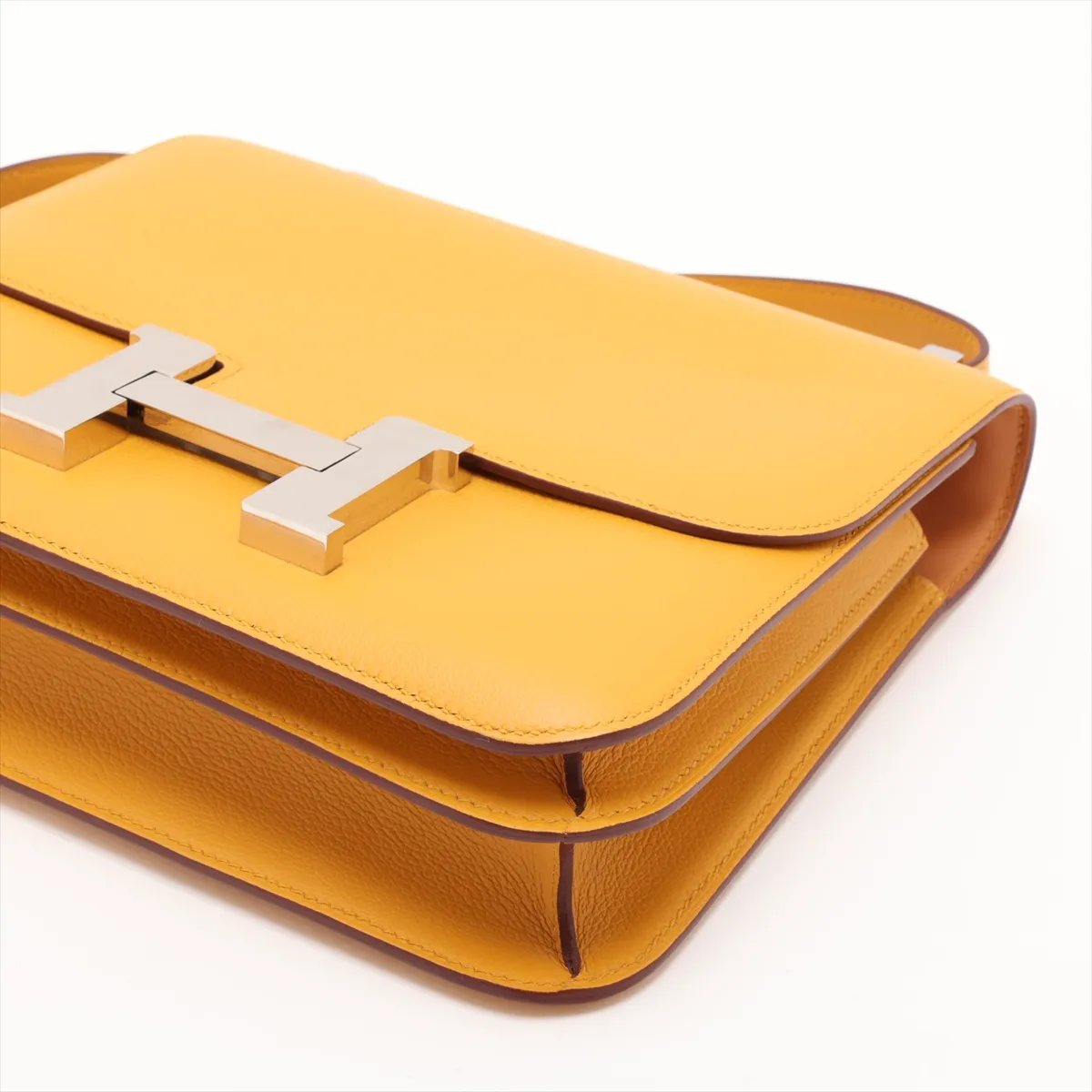 [Individually packaged] Hermes Constance 3 24 Verso Evercolor Jaune Ambre x Natural Sable Silver Hardware Z: 2021 — view 3