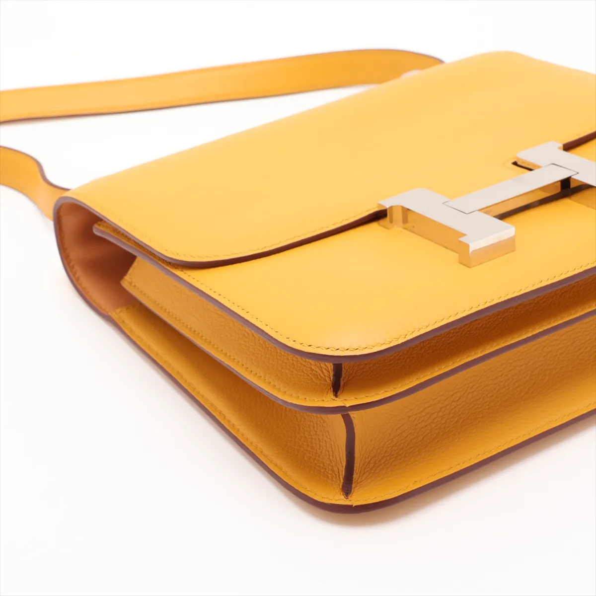 [Individually packaged] Hermes Constance 3 24 Verso Evercolor Jaune Ambre x Natural Sable Silver Hardware Z: 2021 — view 4