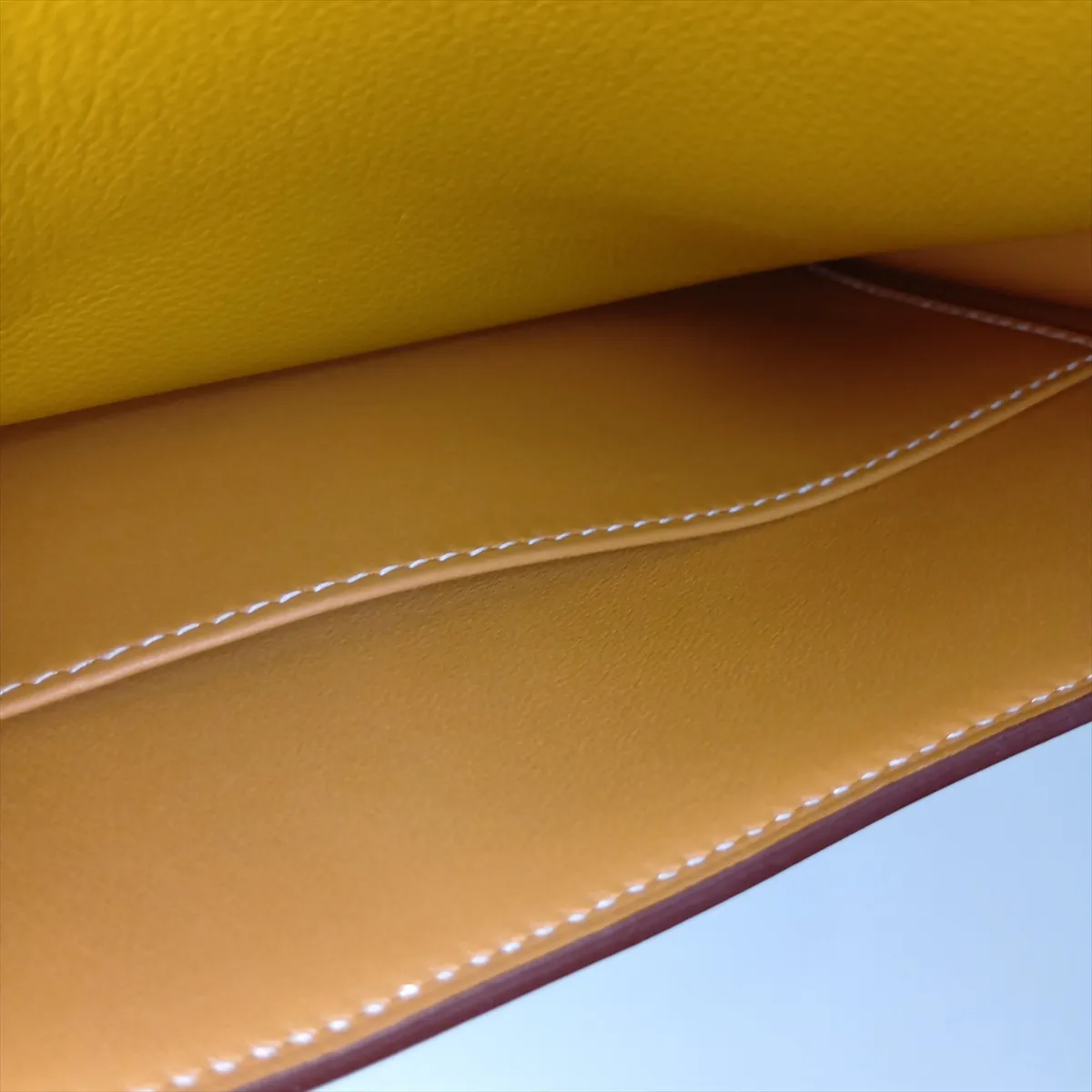 [Individually packaged] Hermes Constance 3 24 Verso Evercolor Jaune Ambre x Natural Sable Silver Hardware Z: 2021 — view 10