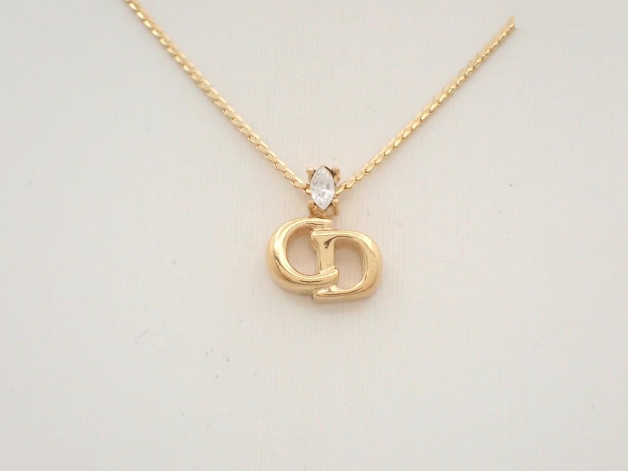Other lines: Precious metals, necklaces, pendants, chain approximately 43cm