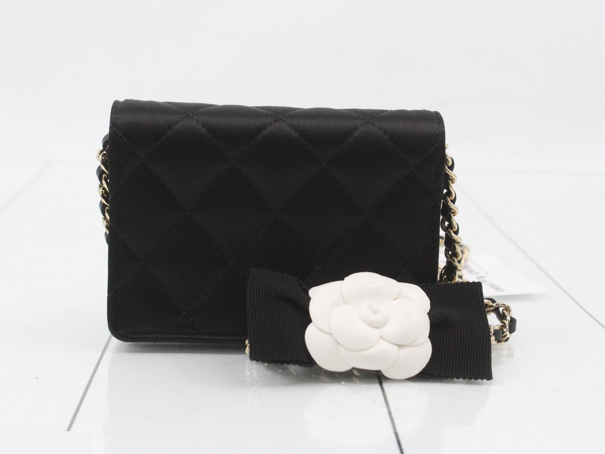 Matelassé satin camellia ribbon card case/mini chain wallet — view 2