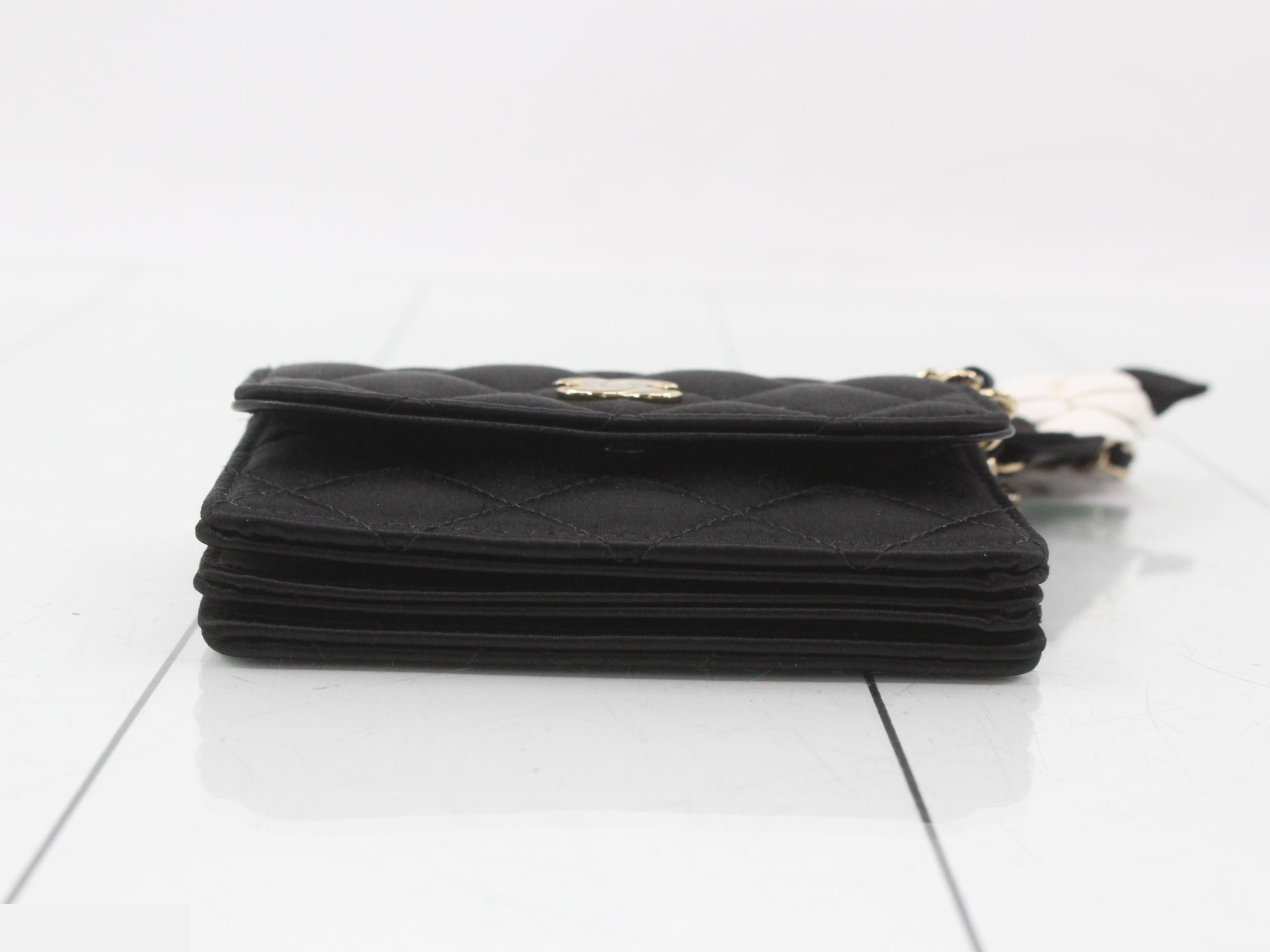 Matelassé satin camellia ribbon card case/mini chain wallet — view 3