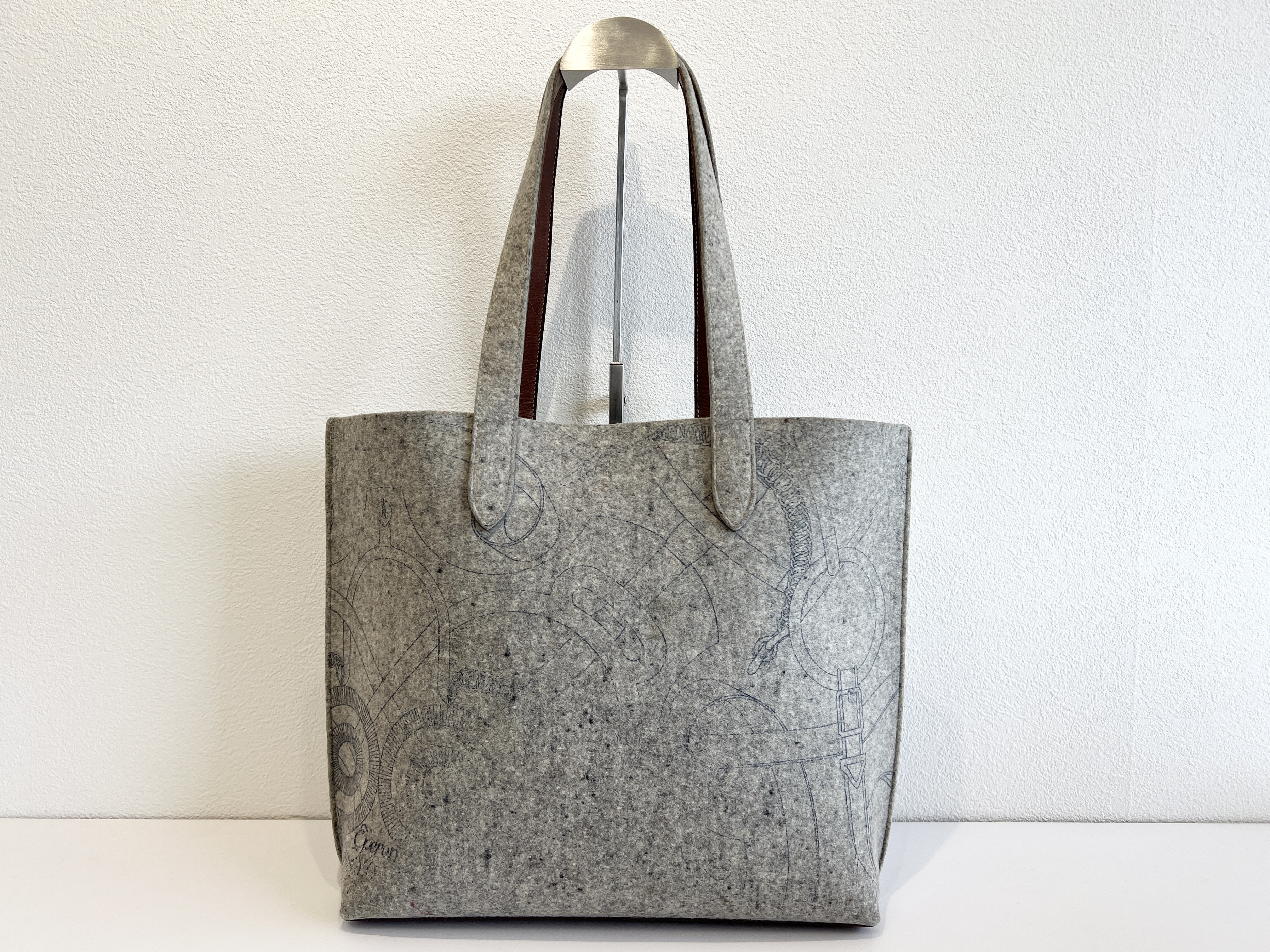Sac Calimi MM ( L stamp) Felt Leather Tote Bag with Hand Pouch — view 3