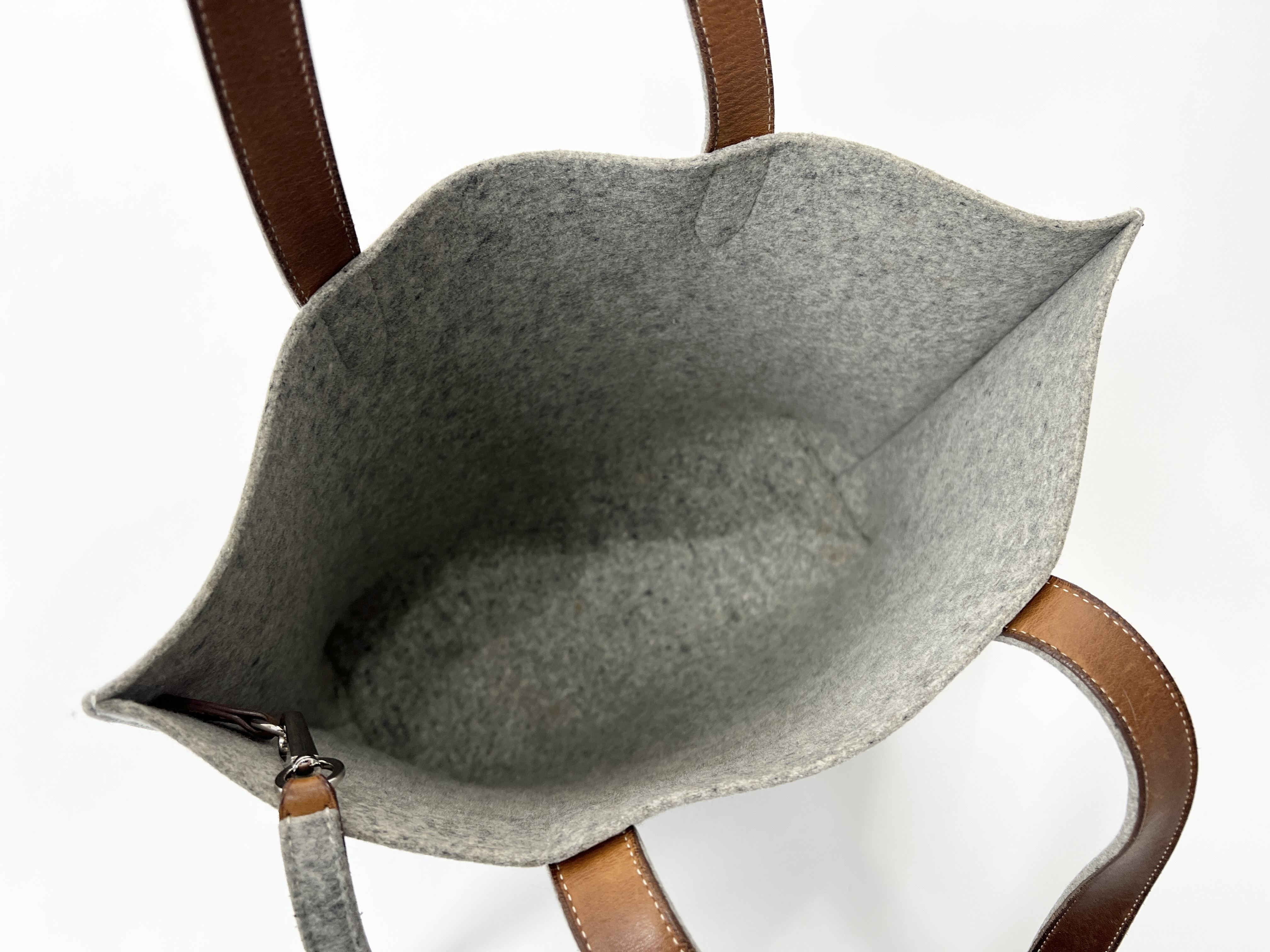 Sac Calimi MM ( L stamp) Felt Leather Tote Bag with Hand Pouch — view 5
