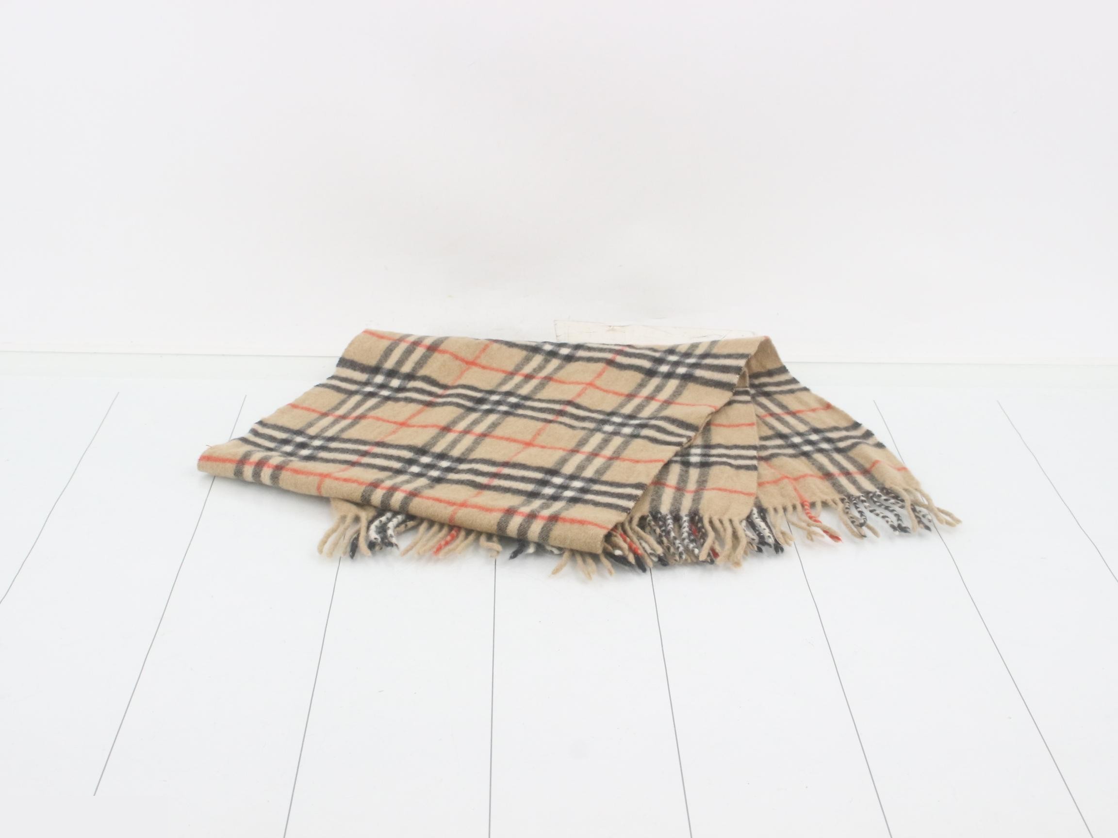 Other lines: Small items, accessories, and scarves — view 3