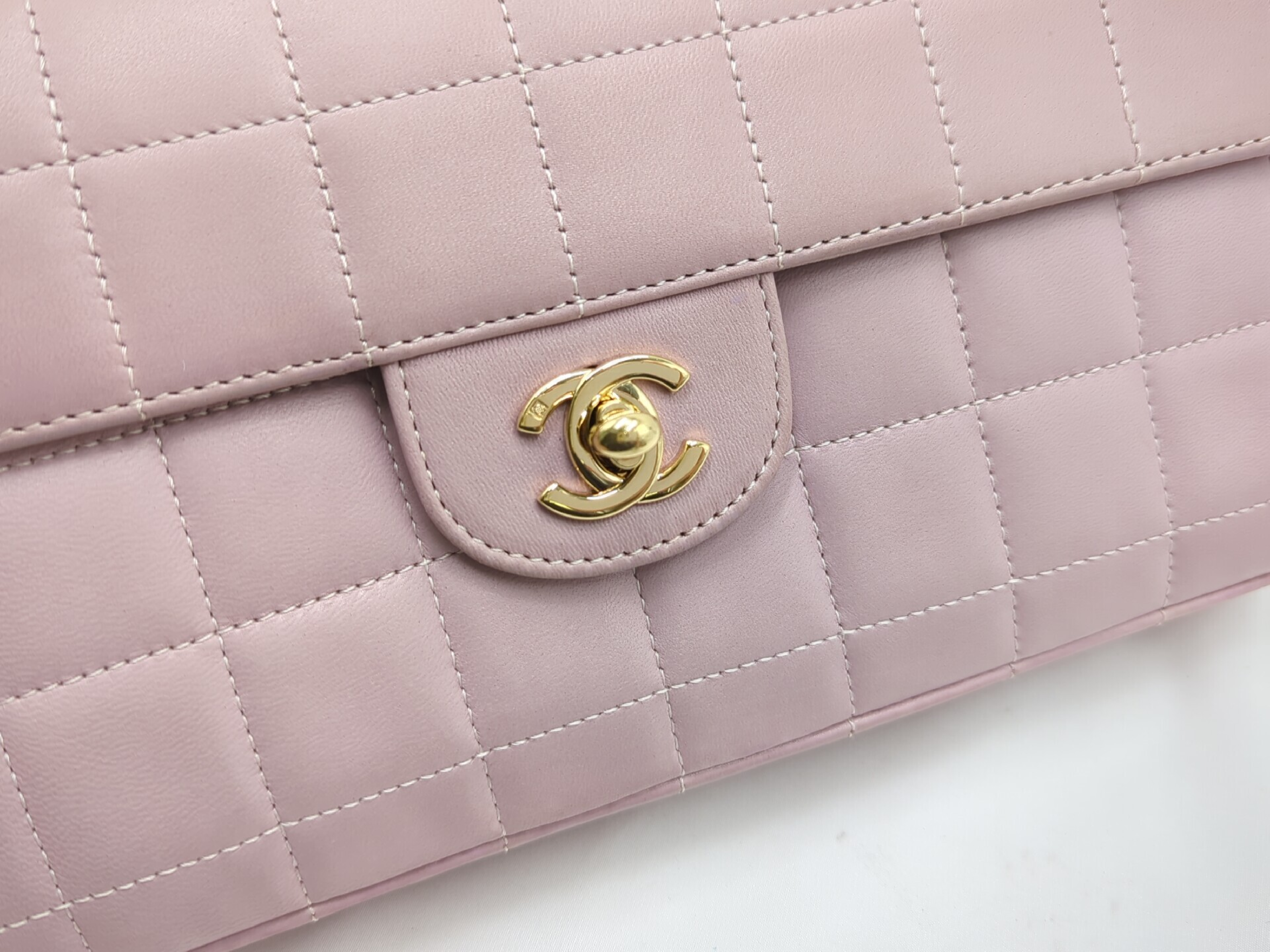 Chocolate Bar Single Chain Shoulder Bag, Pink, Gold Hardware, Series 7 — view 9