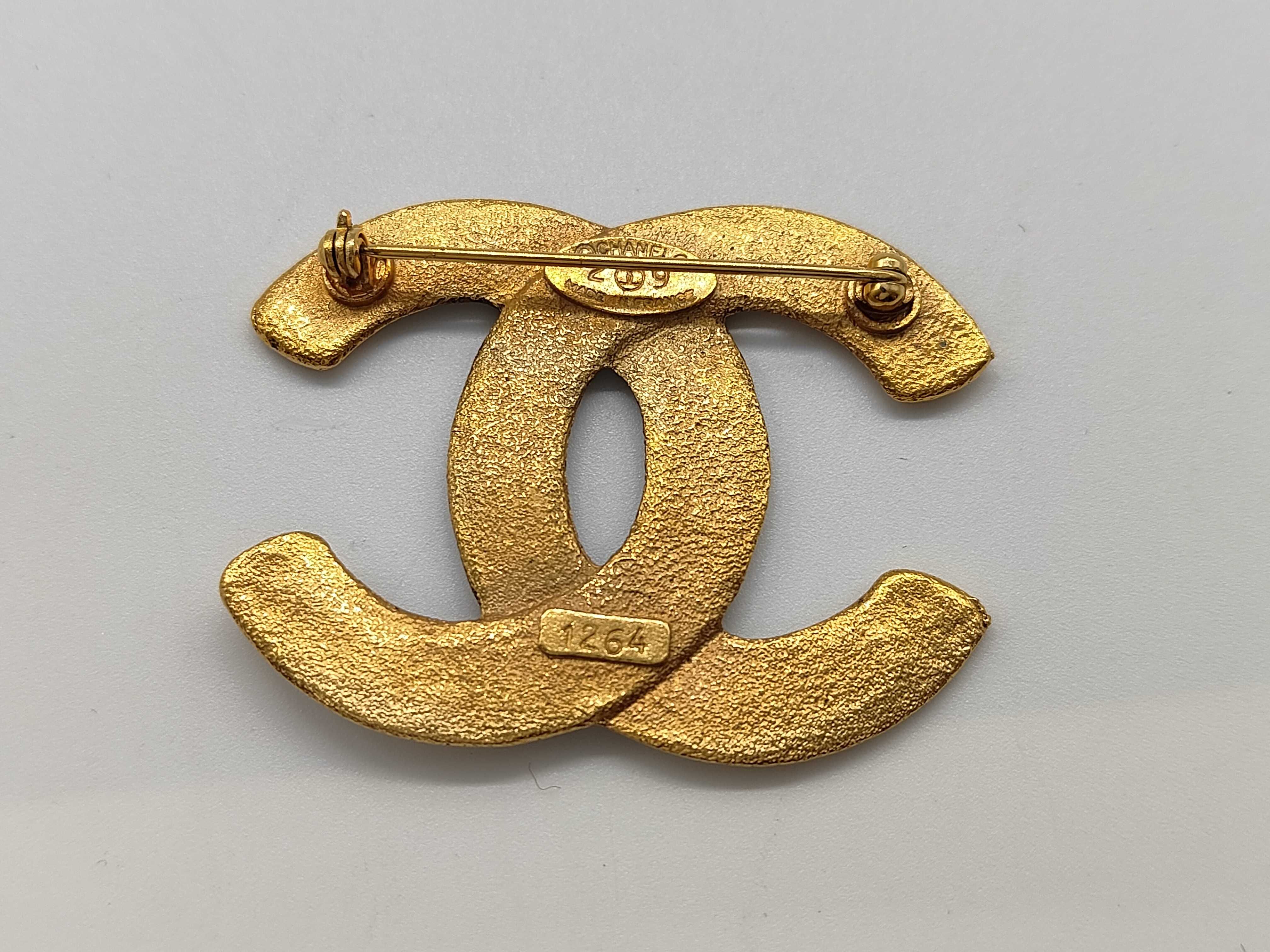 Brooch with Box, featuring six Coco Marks within a Coco Mark design. — view 2