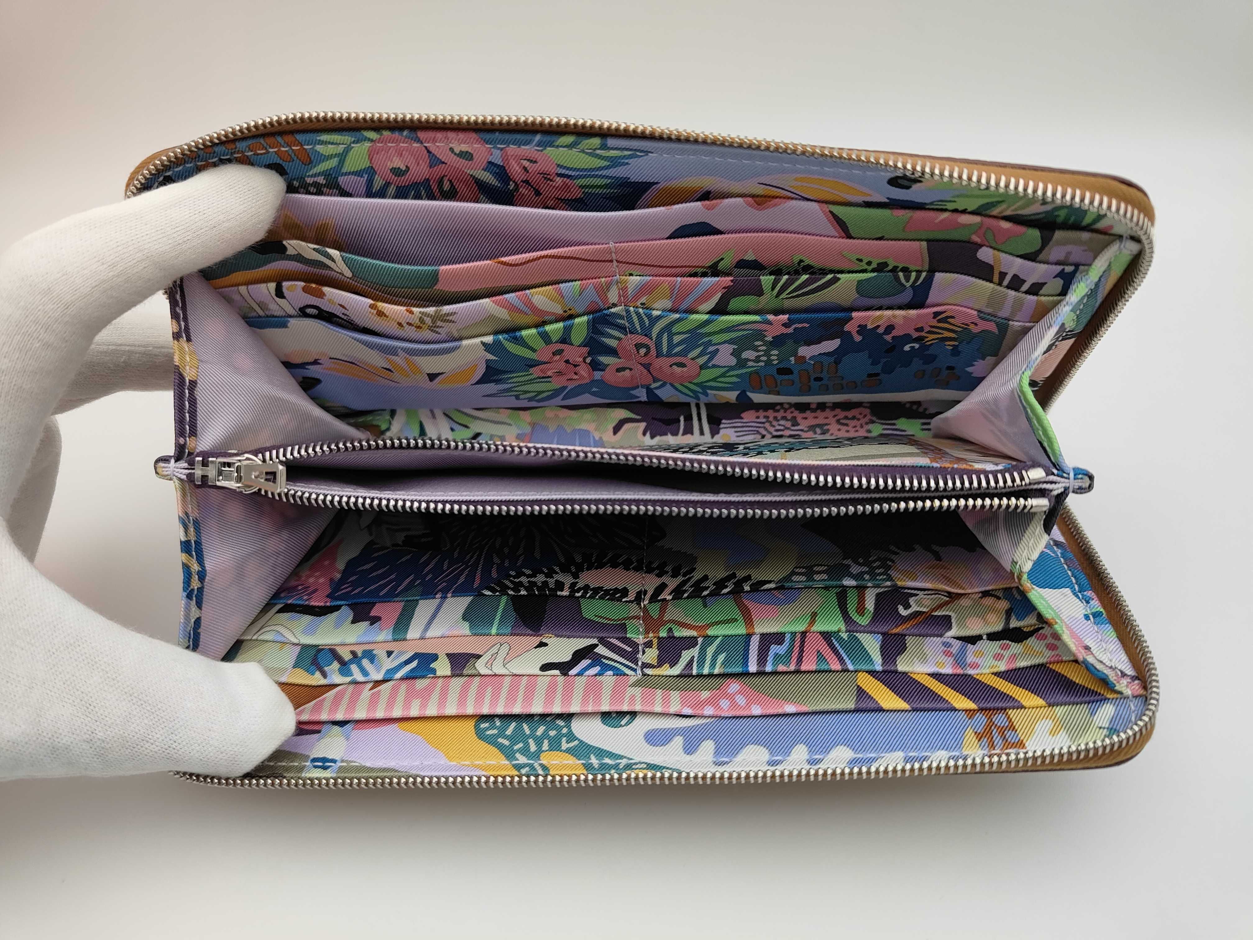 brown wallet — view 9