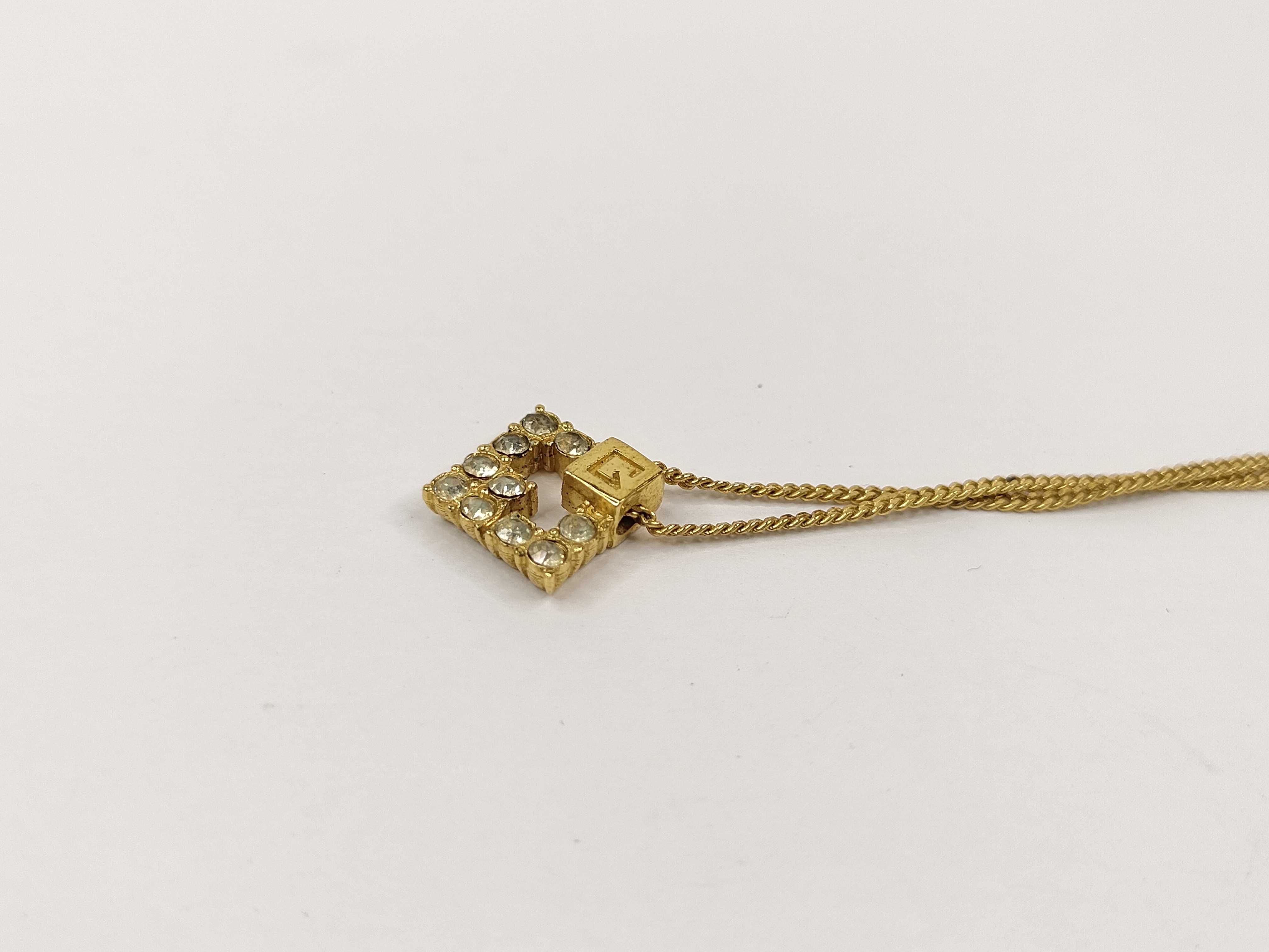 necklace — view 2