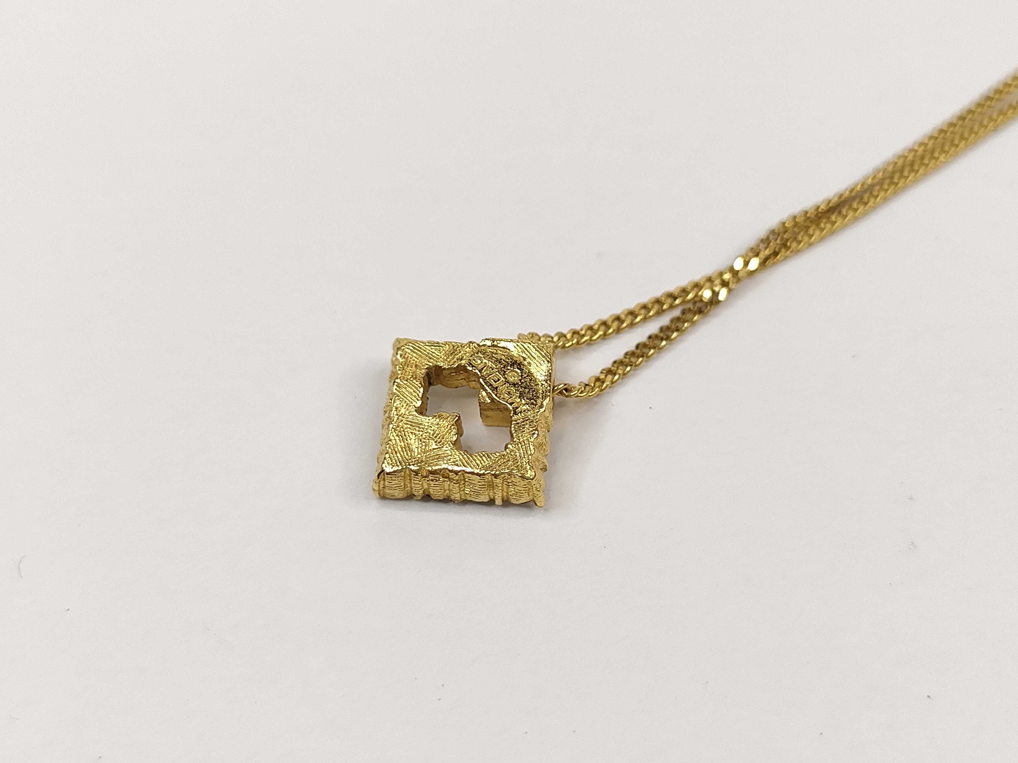 necklace — view 3