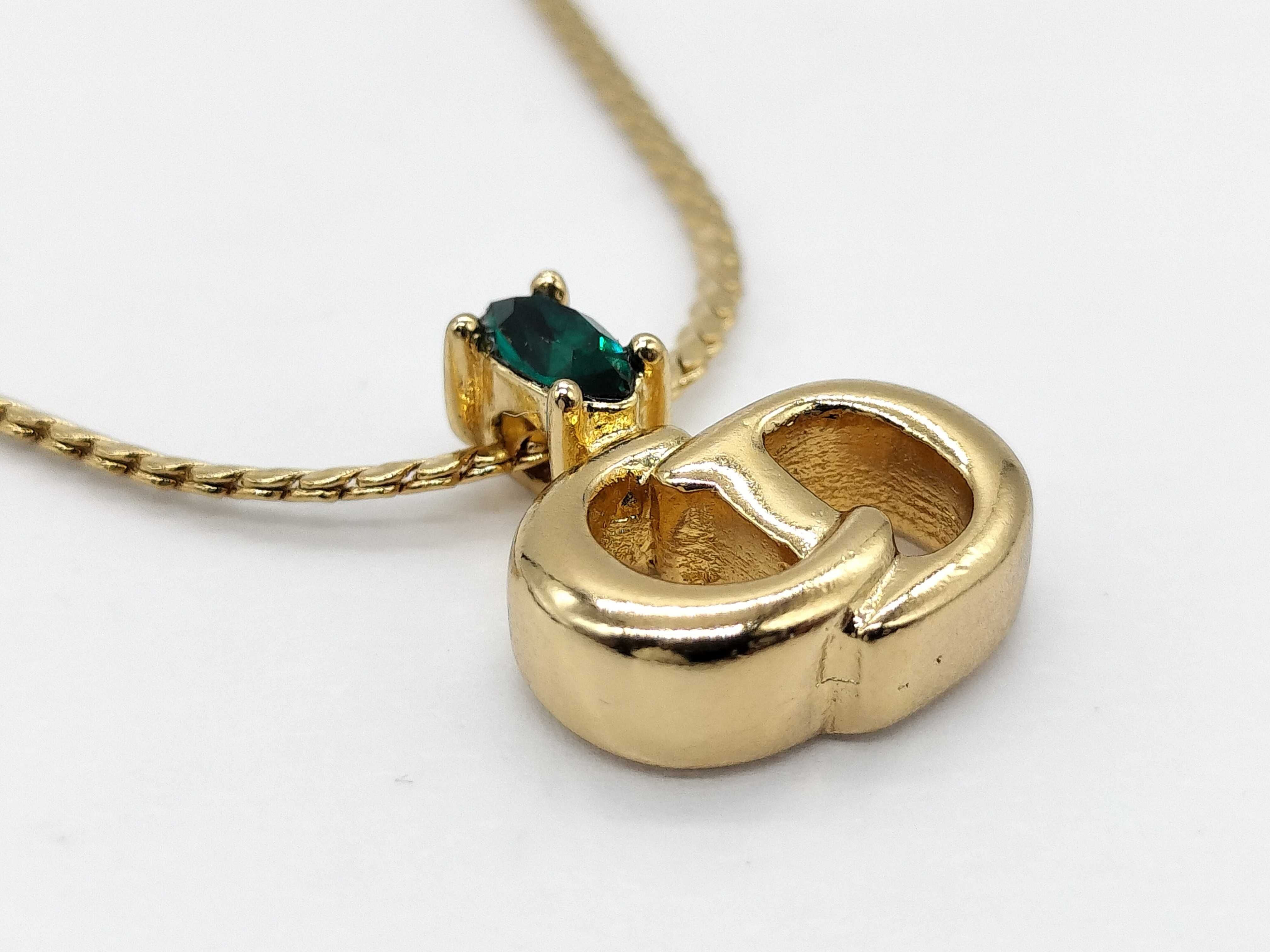 necklace — view 3