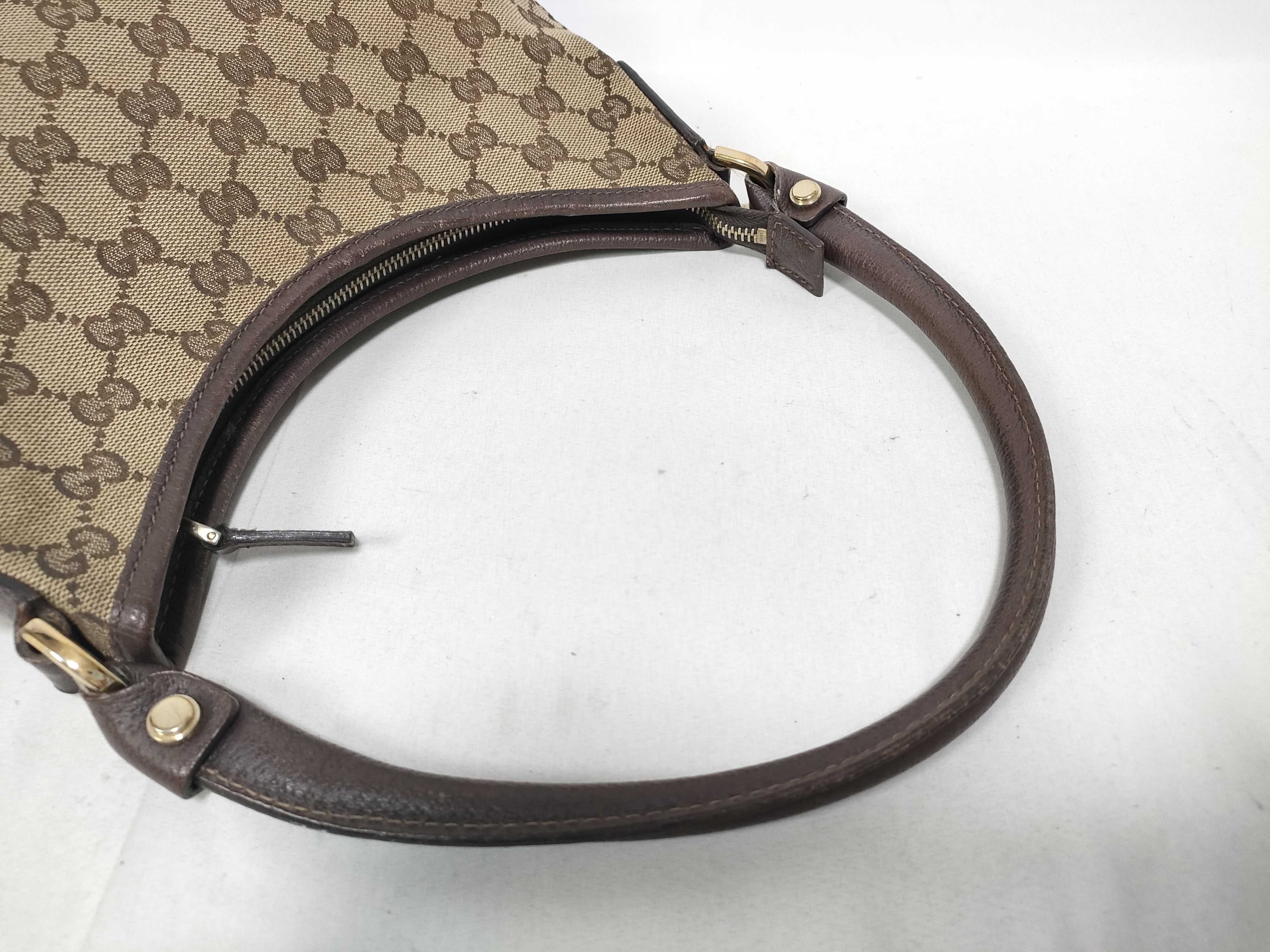 GG Canvas Abbey Handbag — view 9