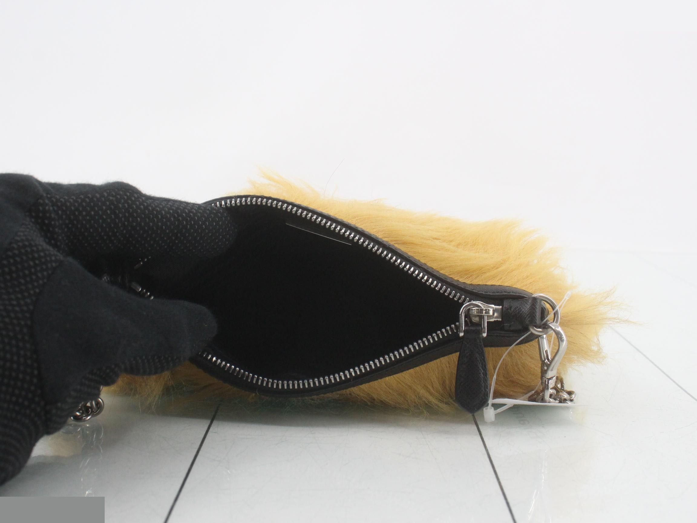 Other lines: Bags, Chain Shoulder Bag, Fur, Beige — view 4