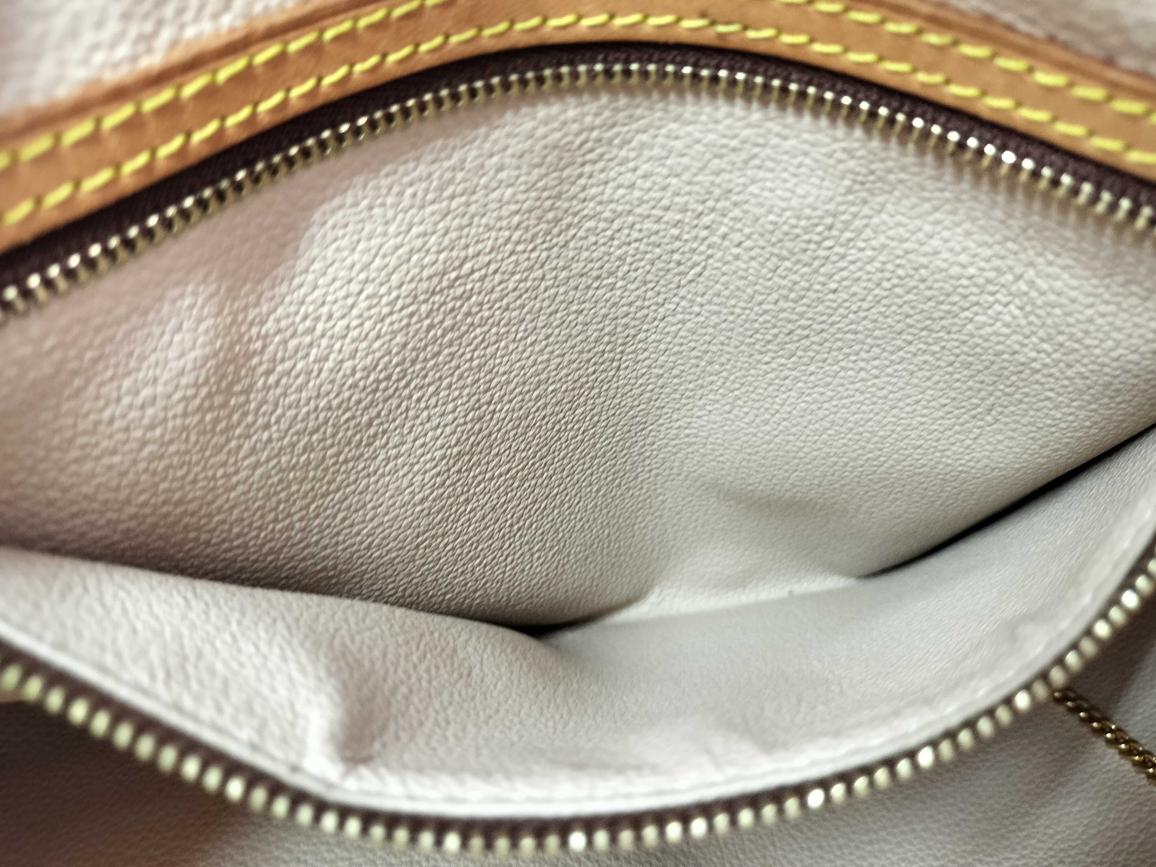 Monogram Bucket GM M42236 FL0061 Tote Bag — view 10