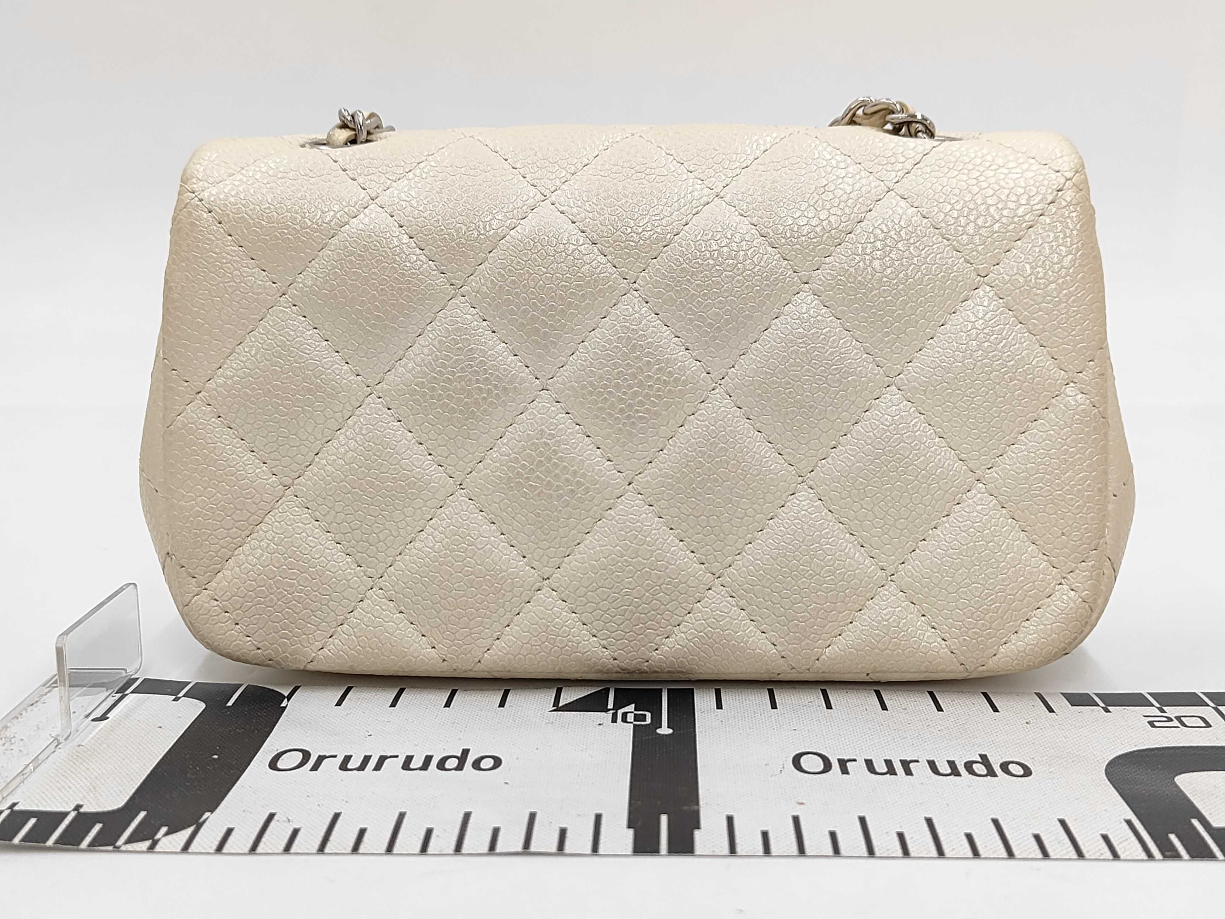 Mini Matelassé 17 Caviar Skin Pearl White Silver Single Chain Shoulder Bag 20458469 — view 2
