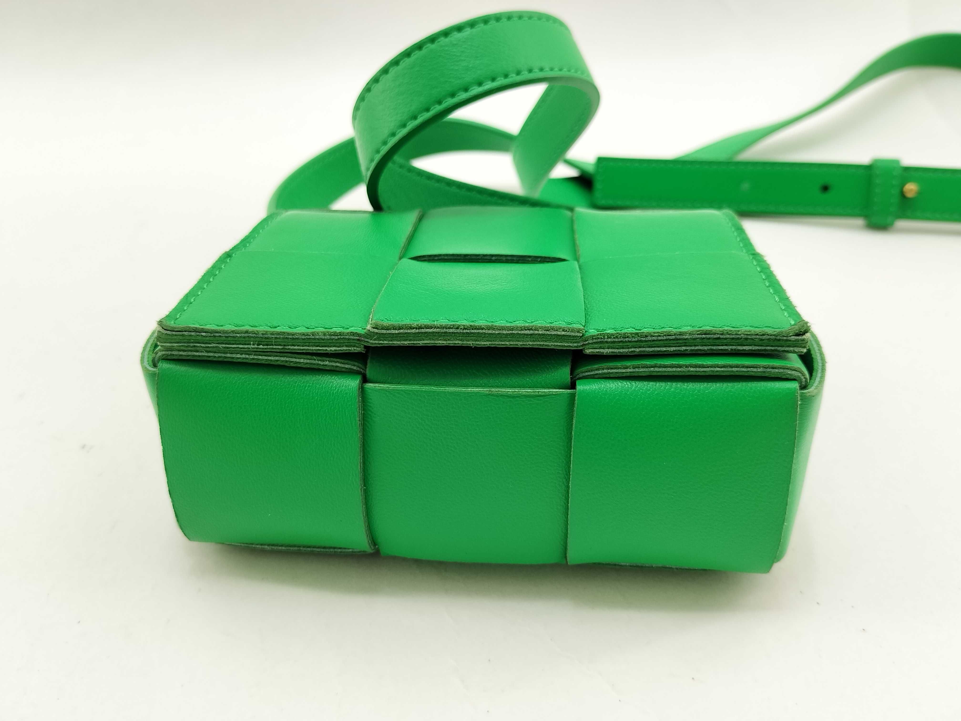 Intrecciato Maxi Intrecciato Candy Cassette Leather Shoulder Bag Green Shoulder Bag — view 3