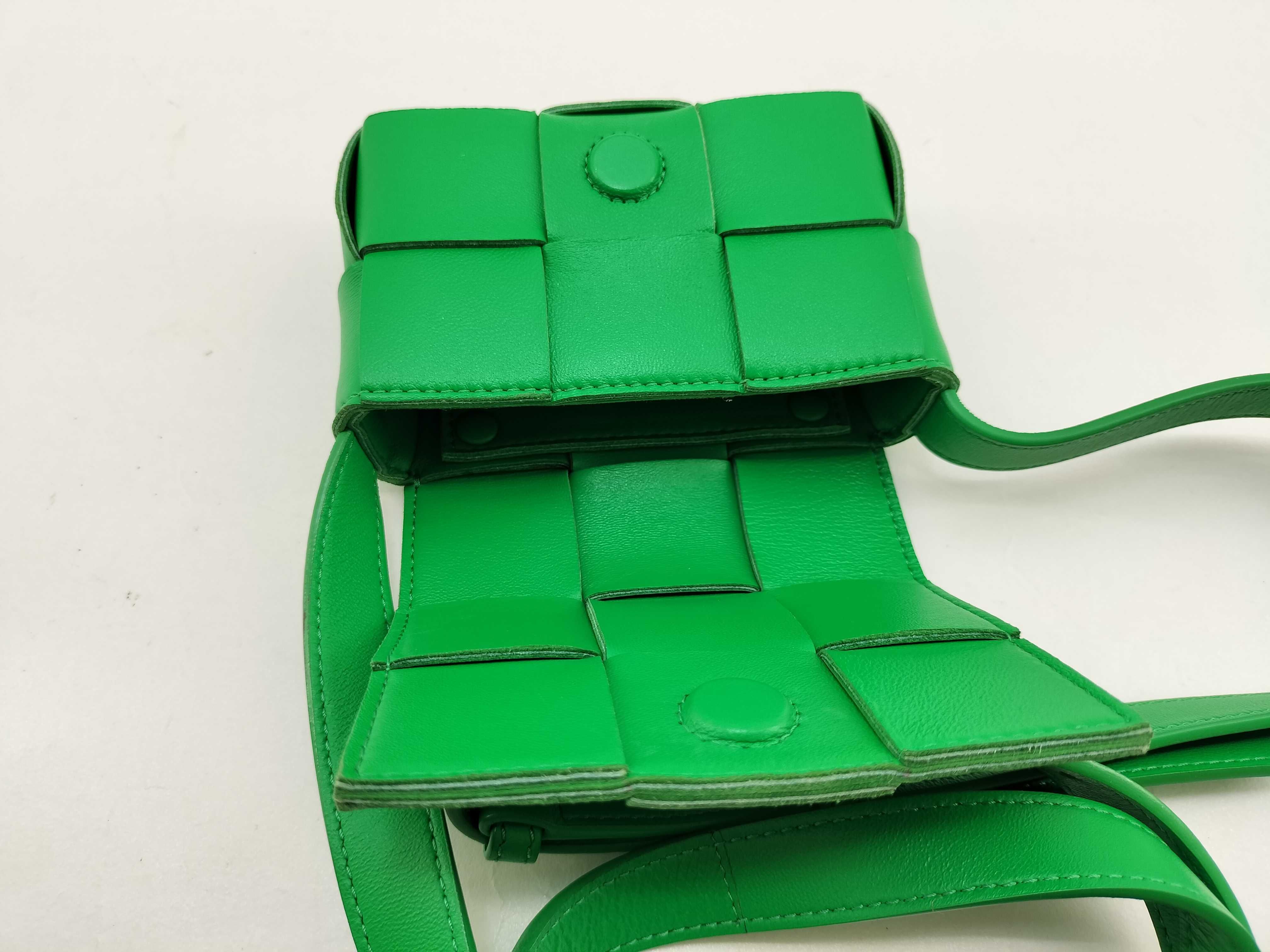 Intrecciato Maxi Intrecciato Candy Cassette Leather Shoulder Bag Green Shoulder Bag — view 9