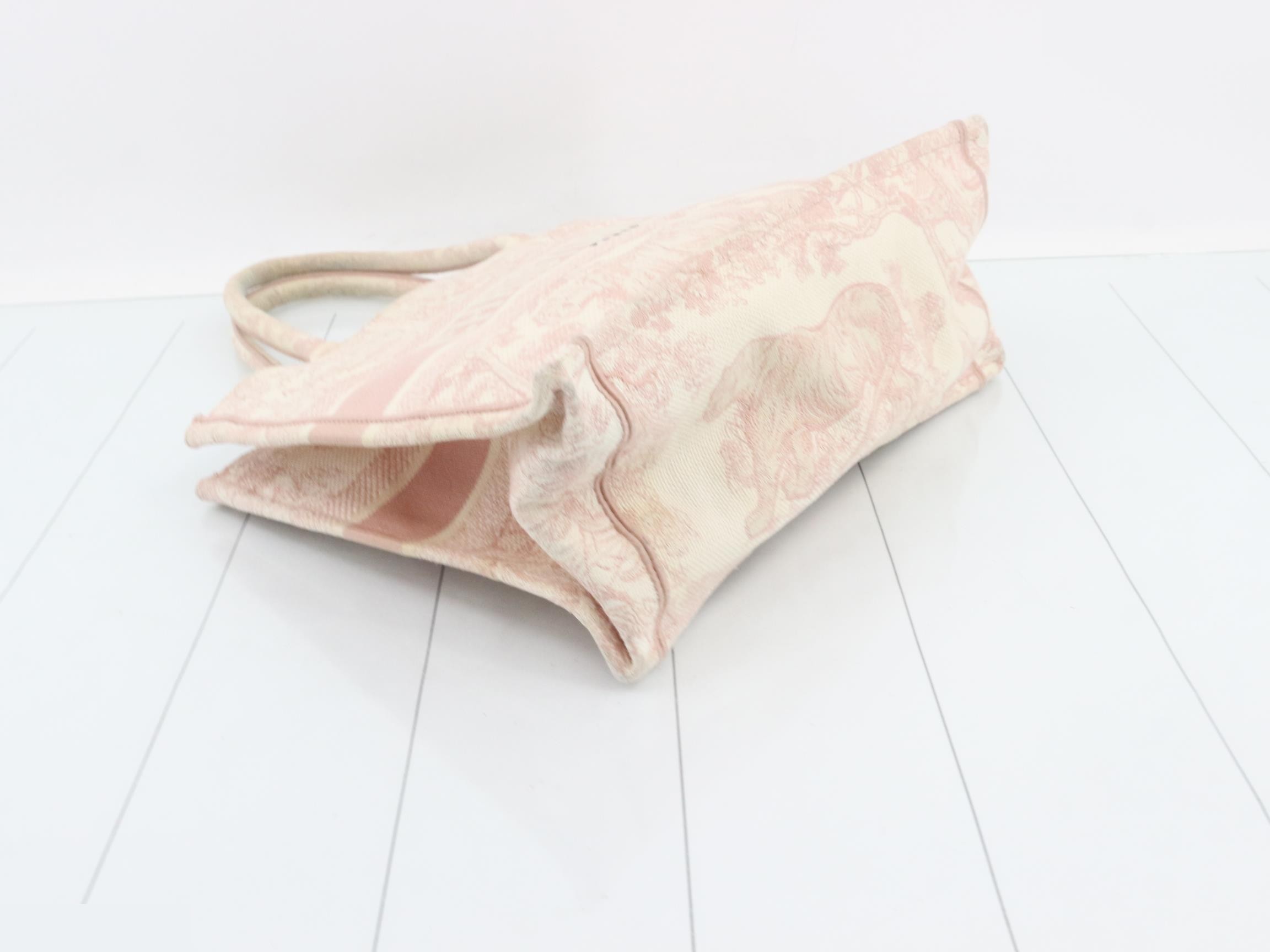 Book tote medium oblique tote bag — view 5