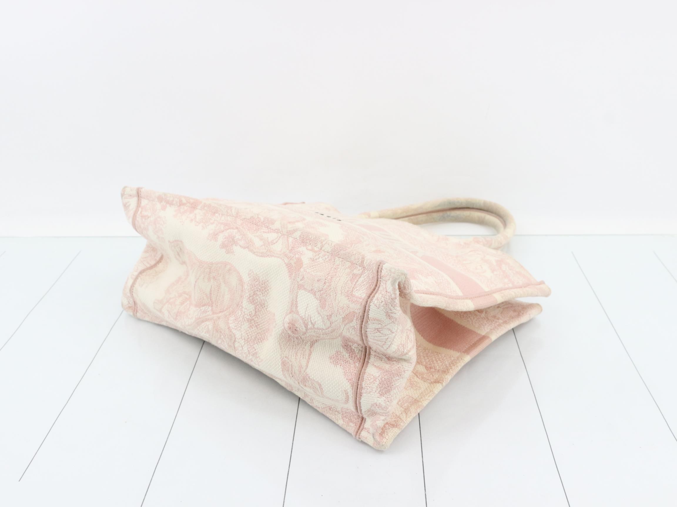 Book tote medium oblique tote bag — view 6