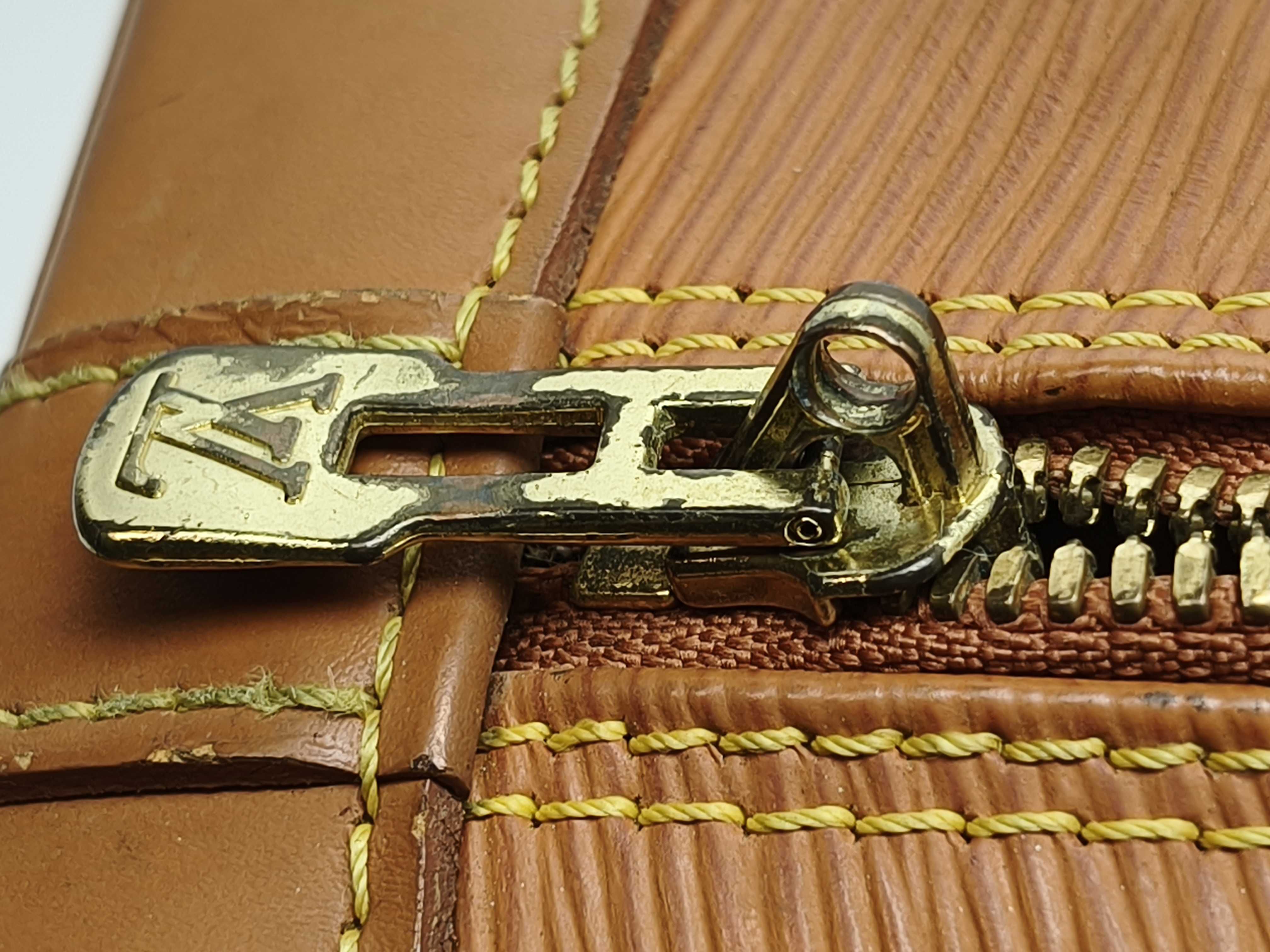 Epi Alma PM M52143 Handbag — view 15