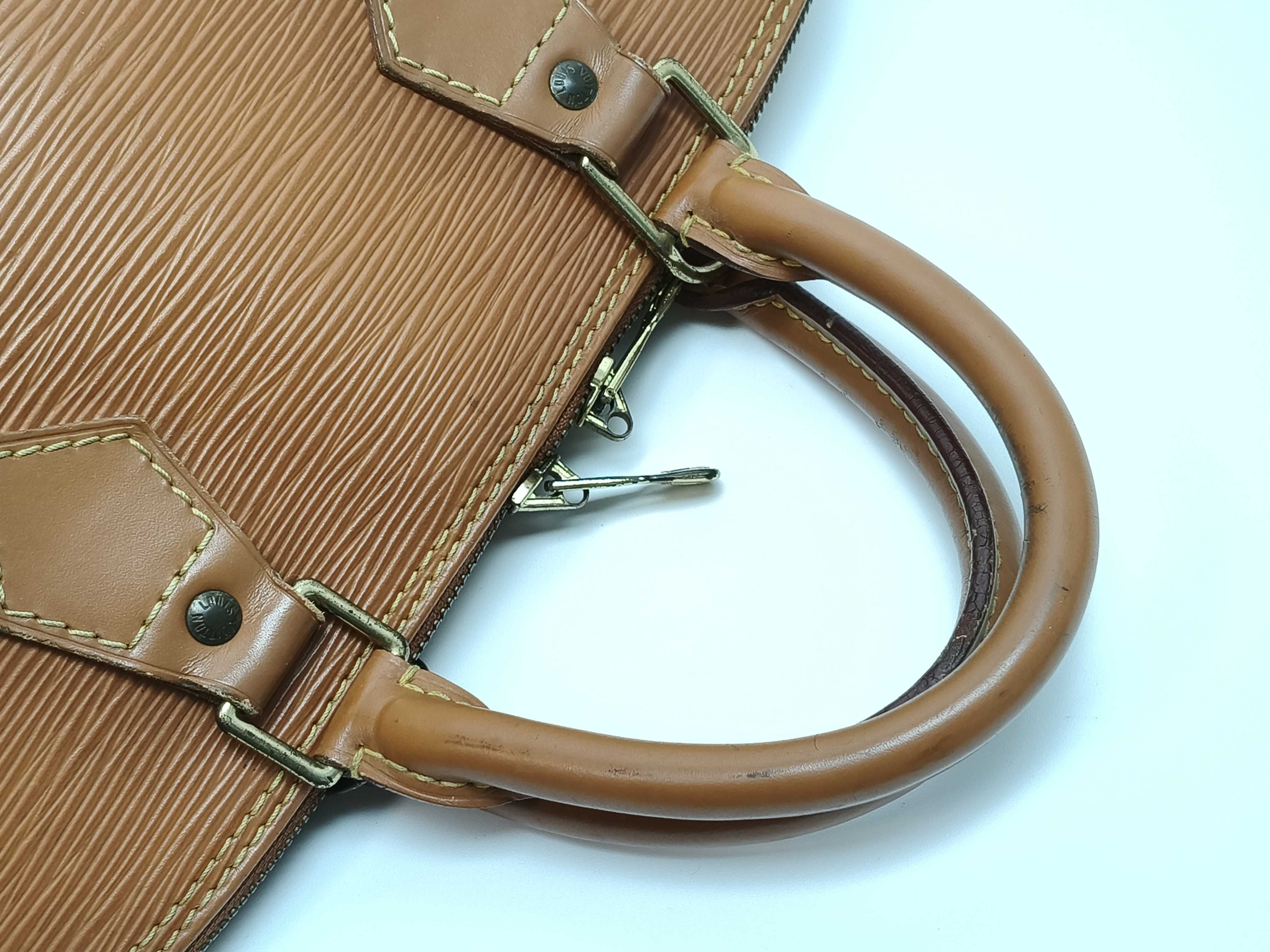 Epi Alma PM M52143 Handbag — view 3