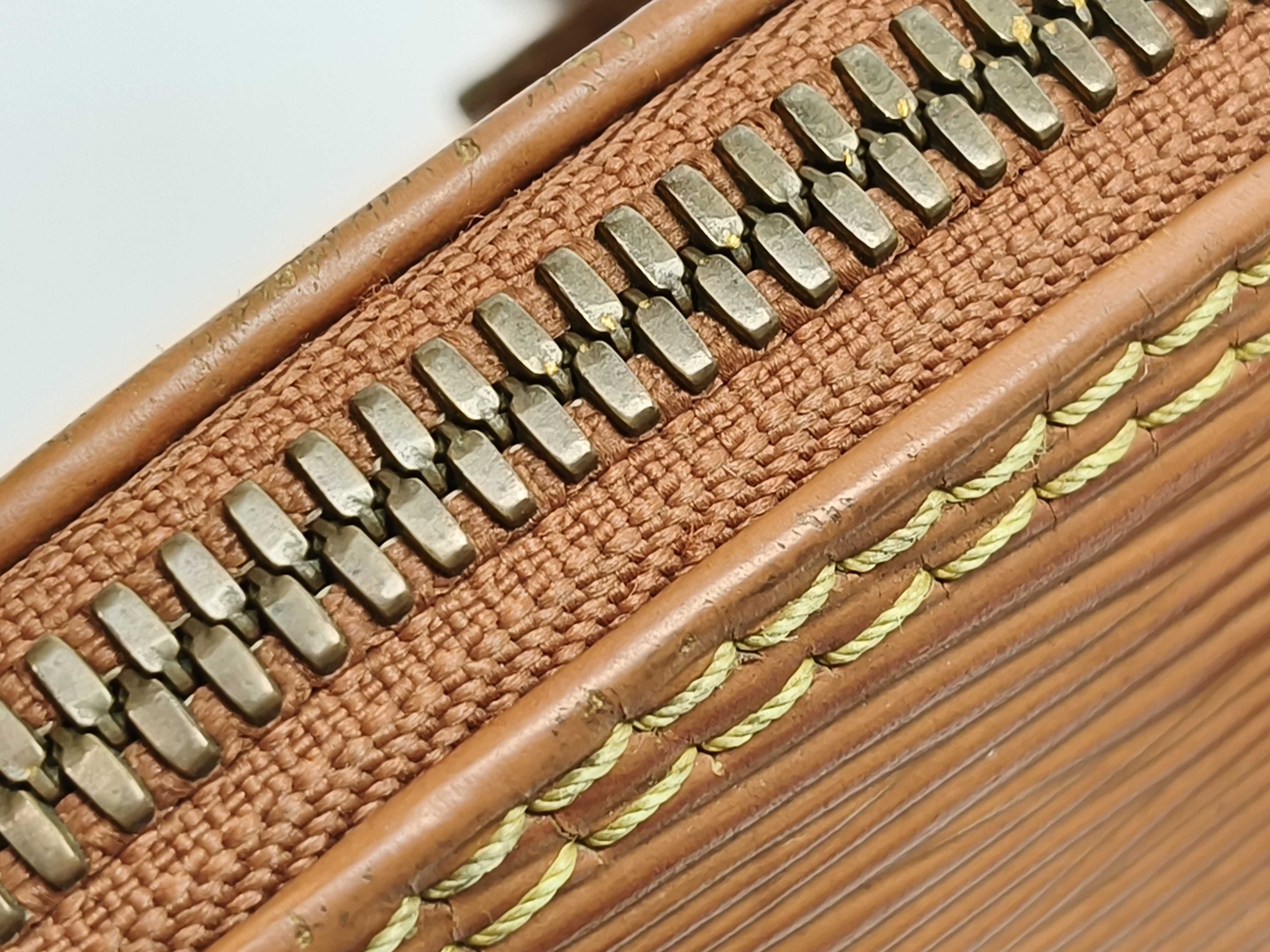 Epi Alma PM M52143 Handbag — view 6