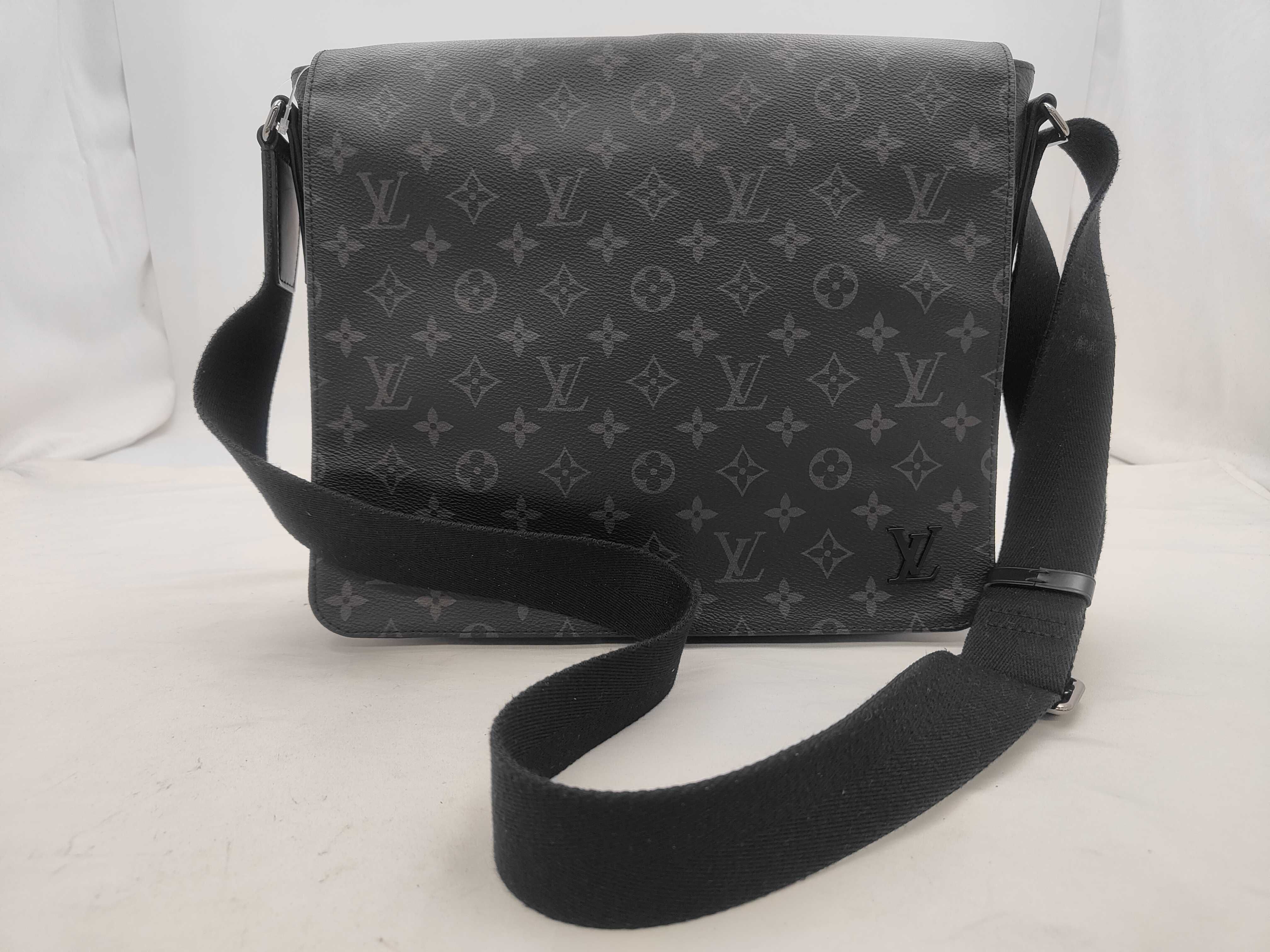 District MM Shoulder Bag